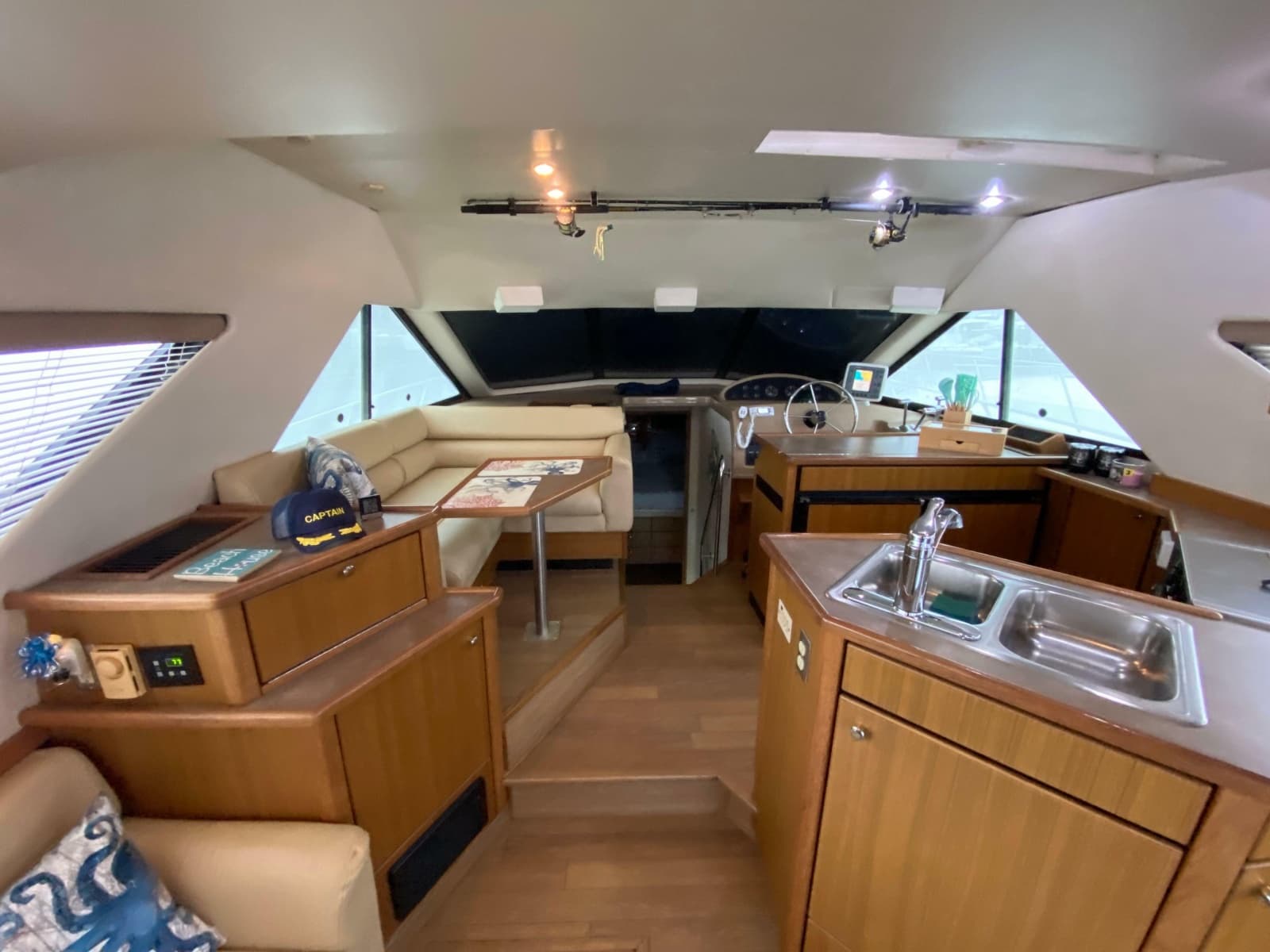 2001 Bayliner 3988 Motoryacht - Photo 12