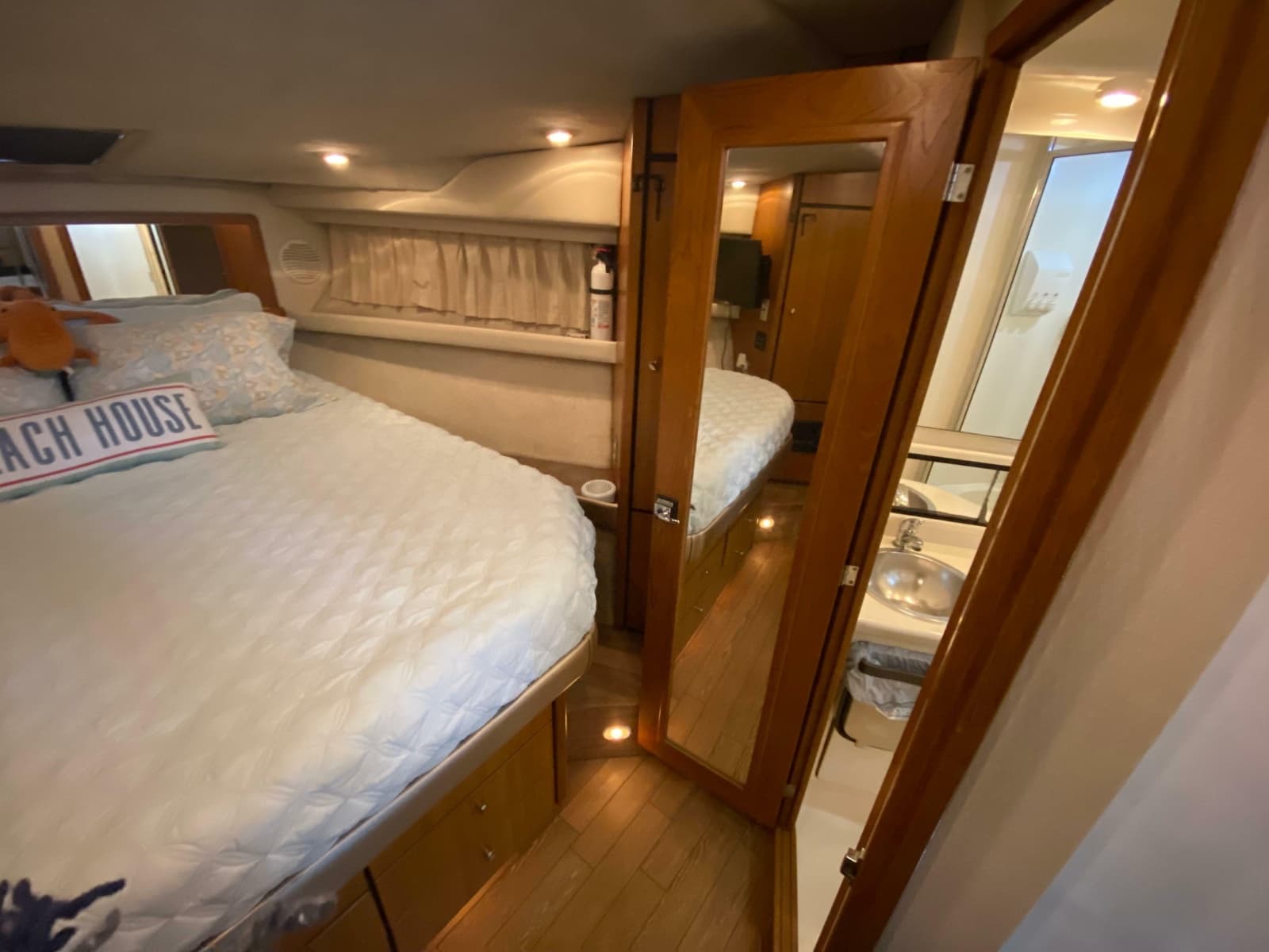 2001 Bayliner 3988 Motoryacht - Photo 28