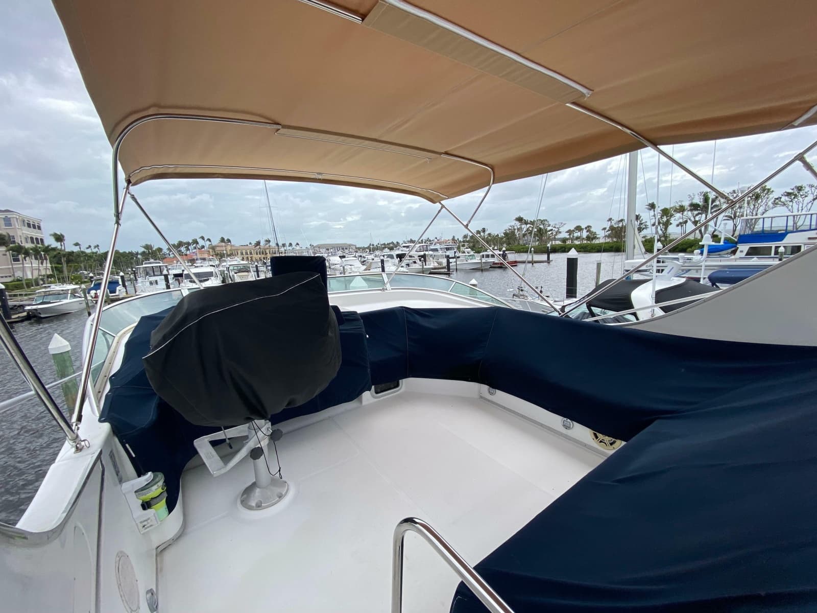 2001 Bayliner 3988 Motoryacht - Photo 44
