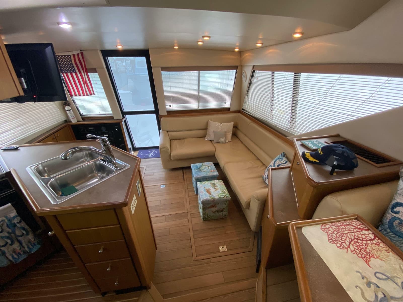 2001 Bayliner 3988 Motoryacht - Photo 14