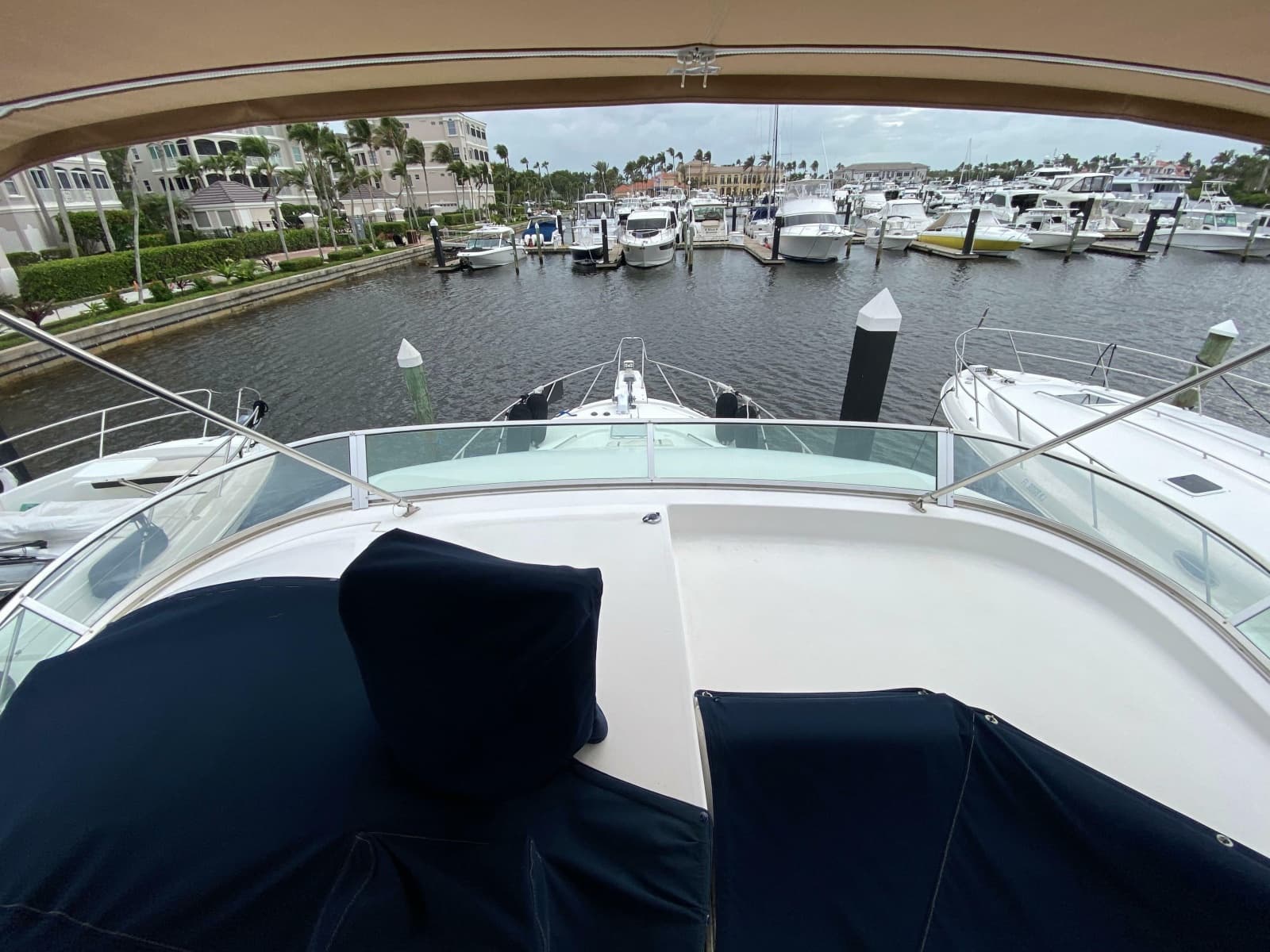 2001 Bayliner 3988 Motoryacht - Photo 46