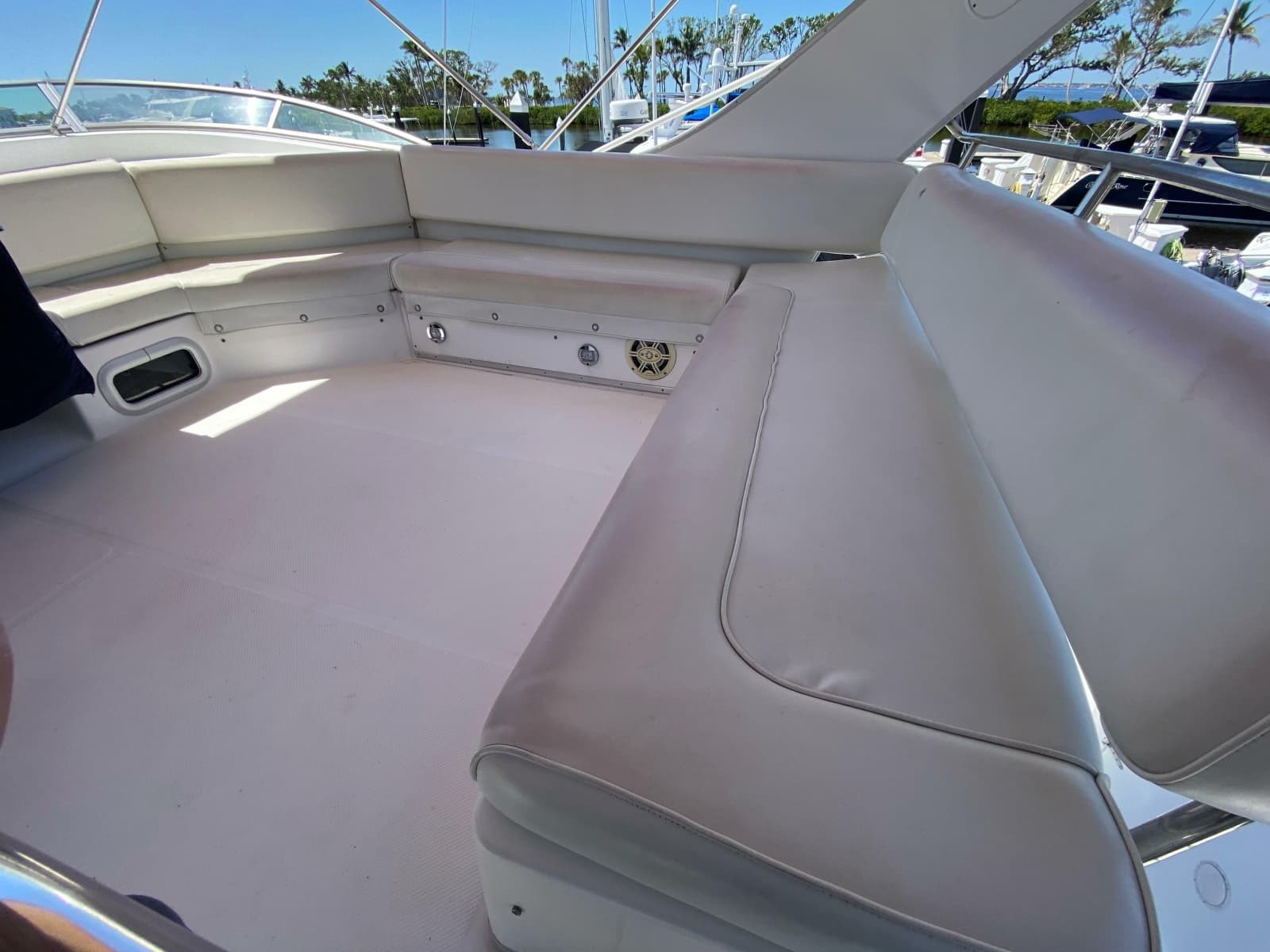 2001 Bayliner 3988 Motoryacht - Photo 68
