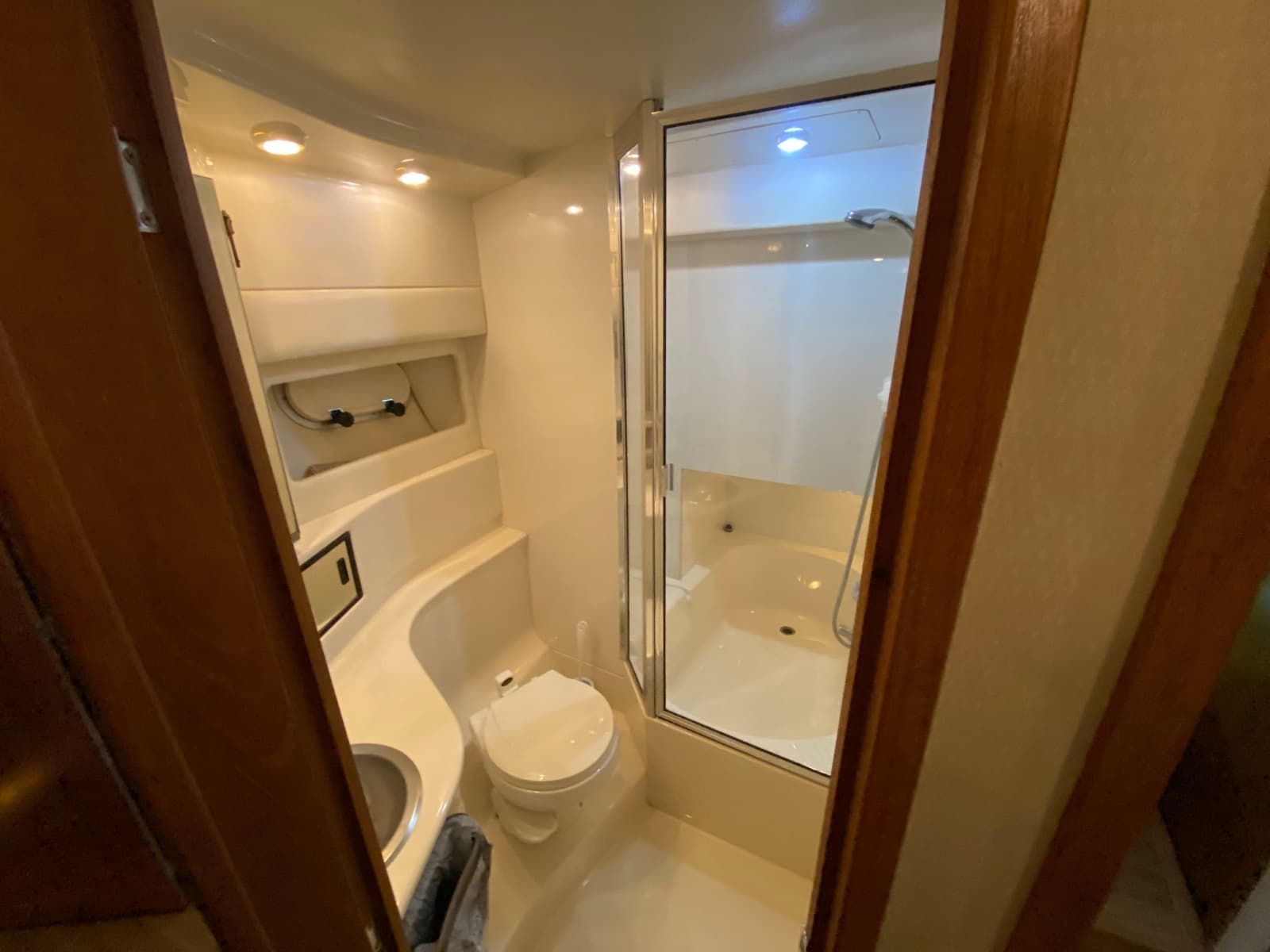 2001 Bayliner 3988 Motoryacht - Photo 33