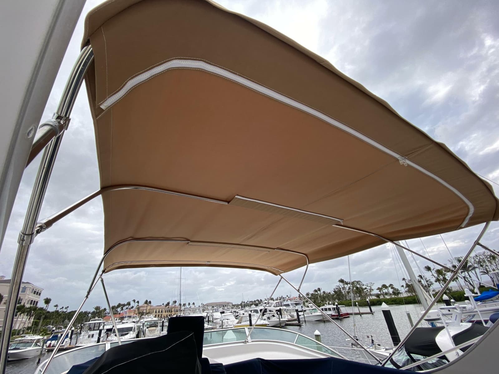 2001 Bayliner 3988 Motoryacht - Photo 45