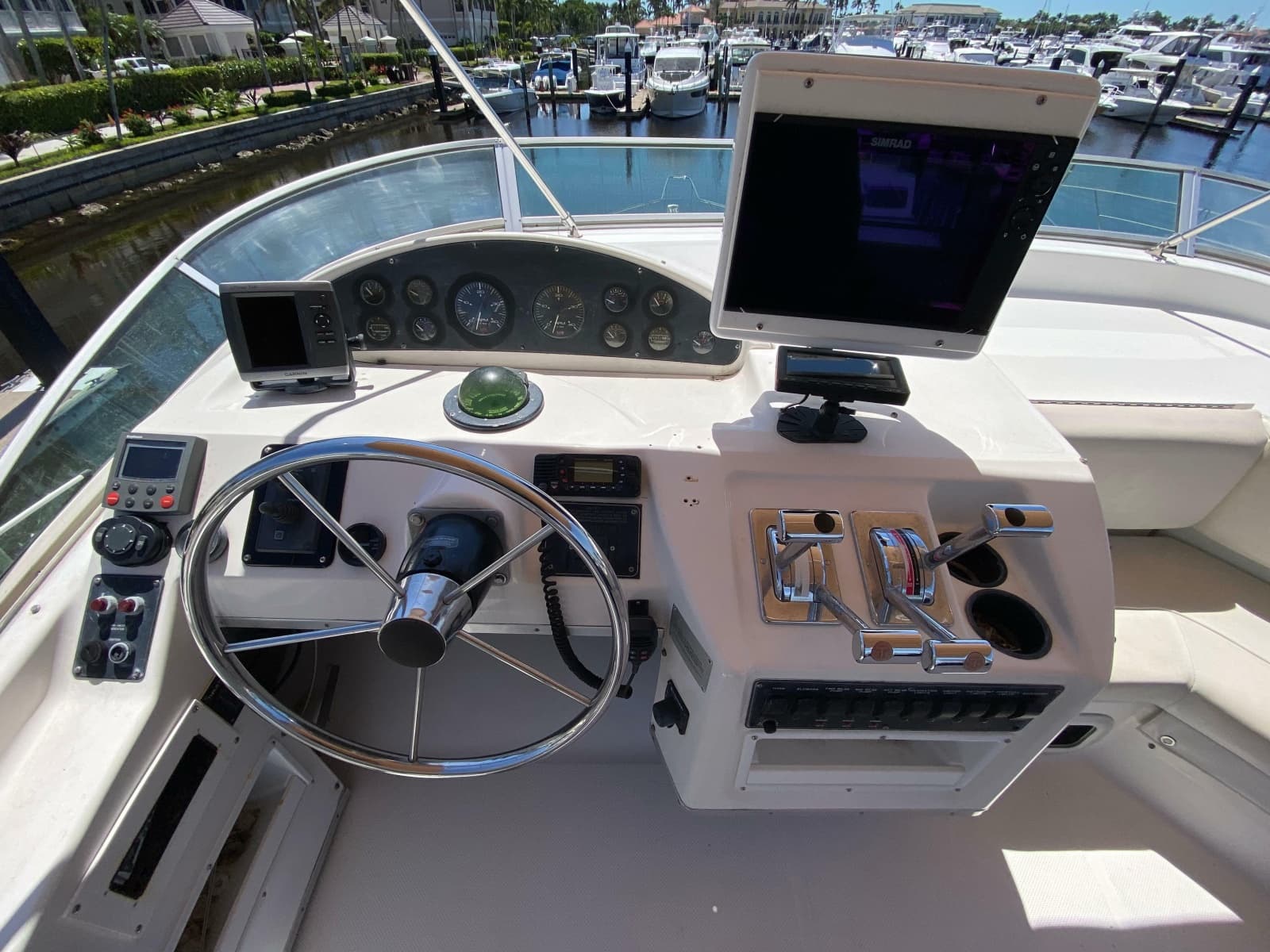 2001 Bayliner 3988 Motoryacht - Photo 64