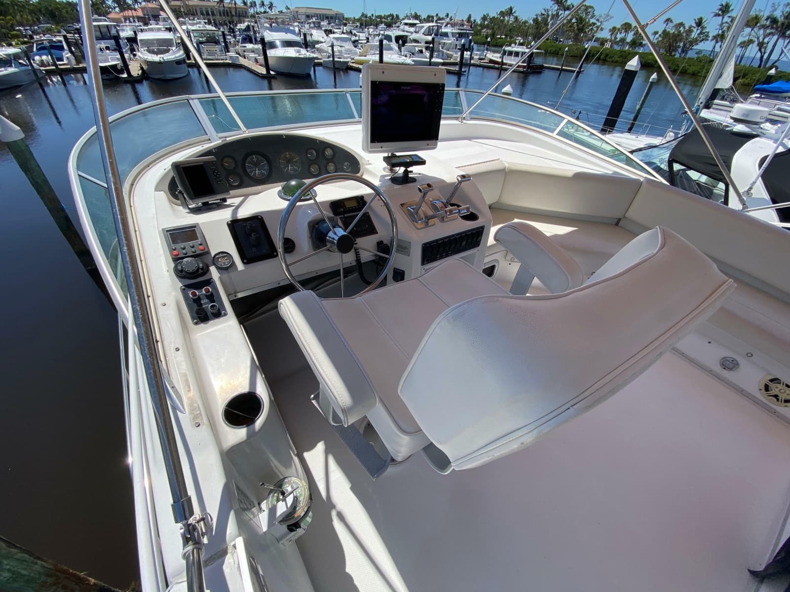 2001 Bayliner 3988 Motoryacht - Photo 63