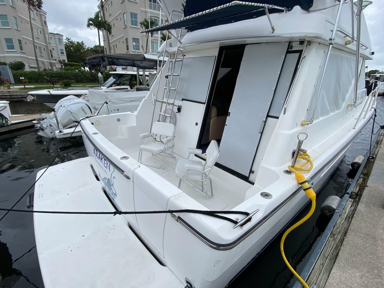 2001 Bayliner 3988 Motoryacht - Photo 5