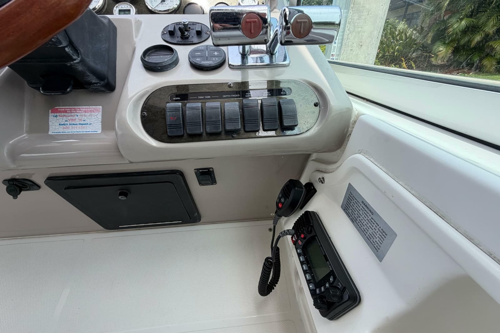 2001 Cruisers Yachts 3672 Express - Photo 14