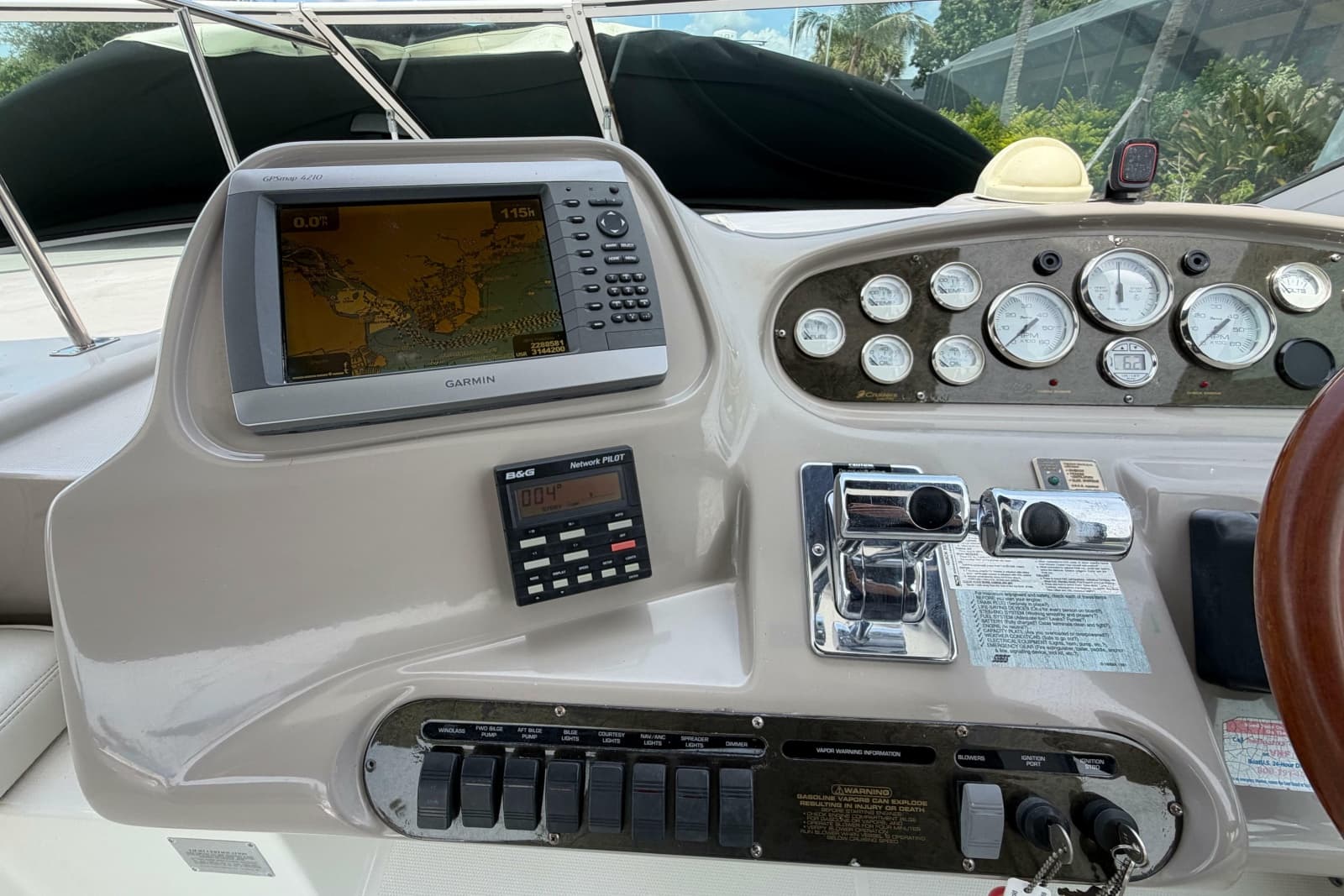 2001 Cruisers Yachts 3672 Express - Photo 13