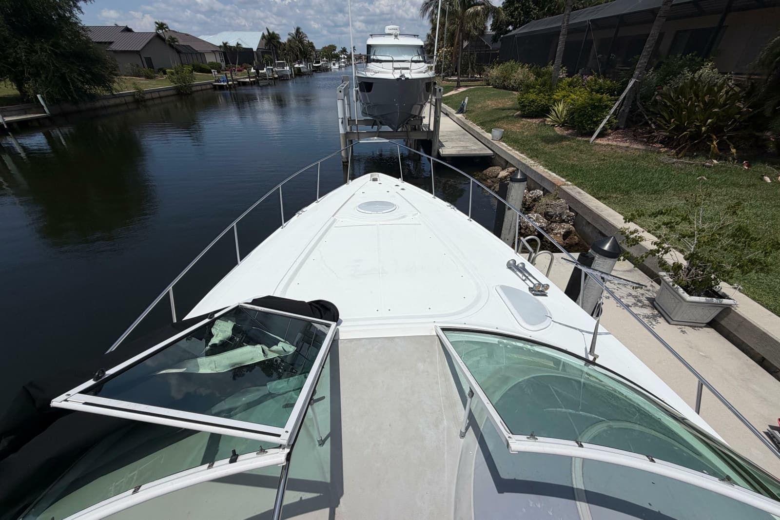 2001 Cruisers Yachts 3672 Express - Photo 20