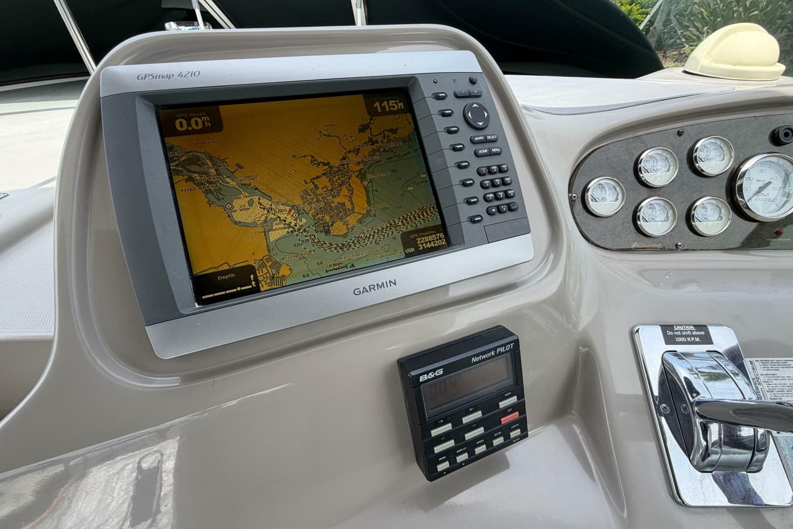 2001 Cruisers Yachts 3672 Express - Photo 18