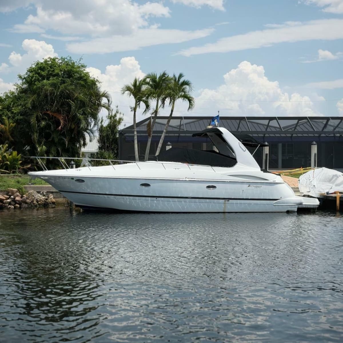 2001 Cruisers Yachts 3672 Express - Photo 1