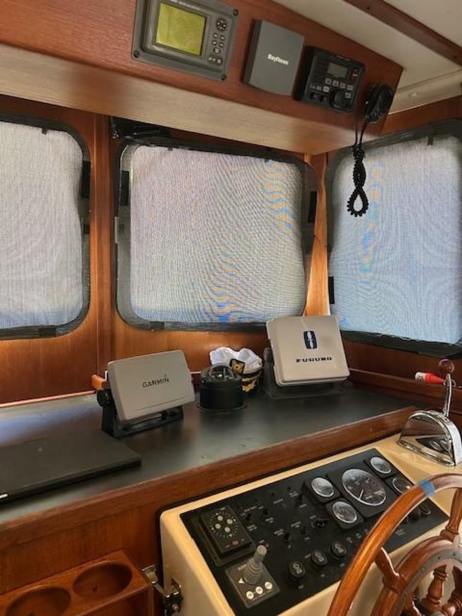 2001 Nordic Tugs 32 - Photo 19