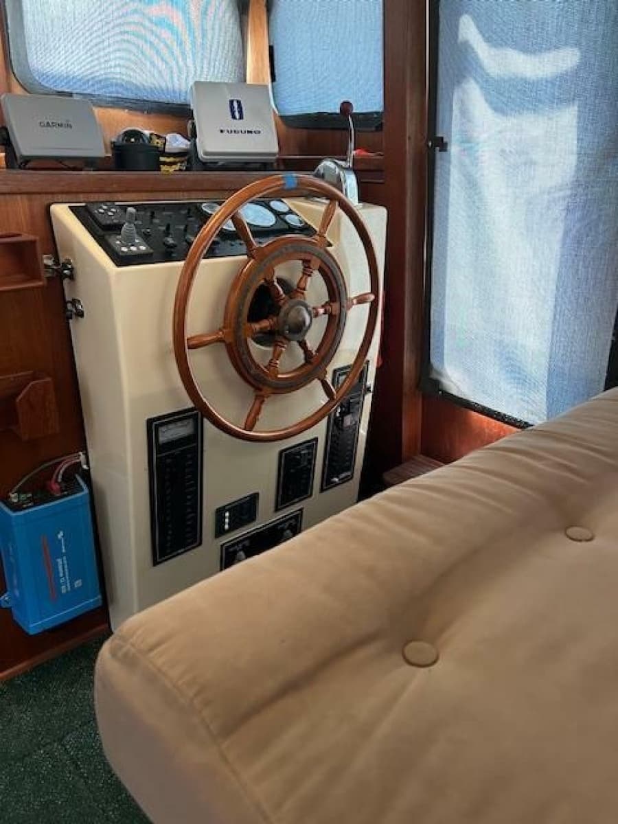2001 Nordic Tugs 32 - Photo 9