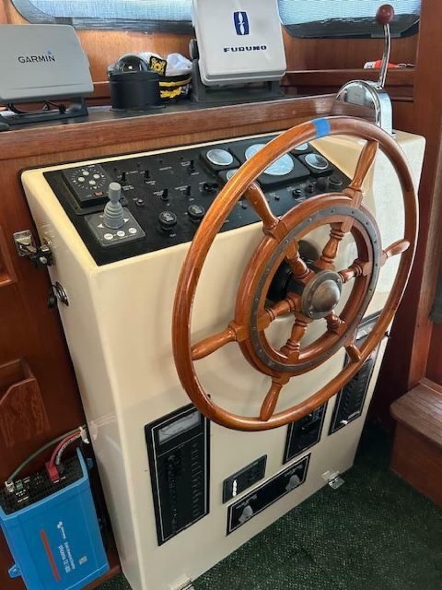 2001 Nordic Tugs 32 - Photo 20