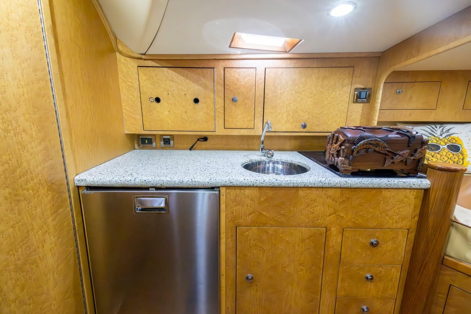 2001 Predator 35 Express - Photo 30