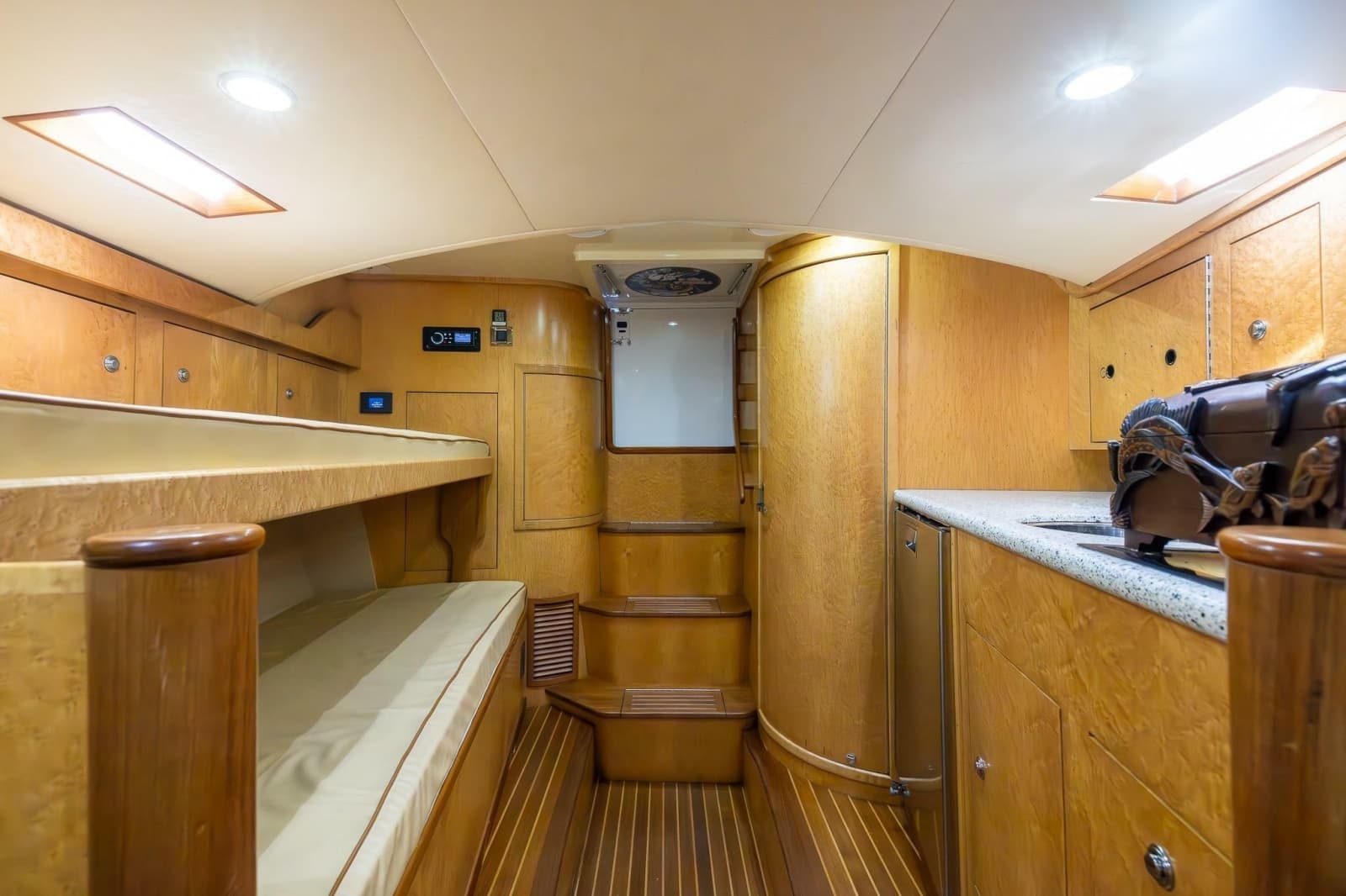 2001 Predator 35 Express - Photo 37
