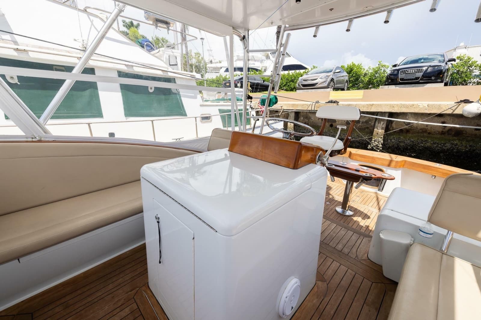 2001 Predator 35 Express - Photo 15
