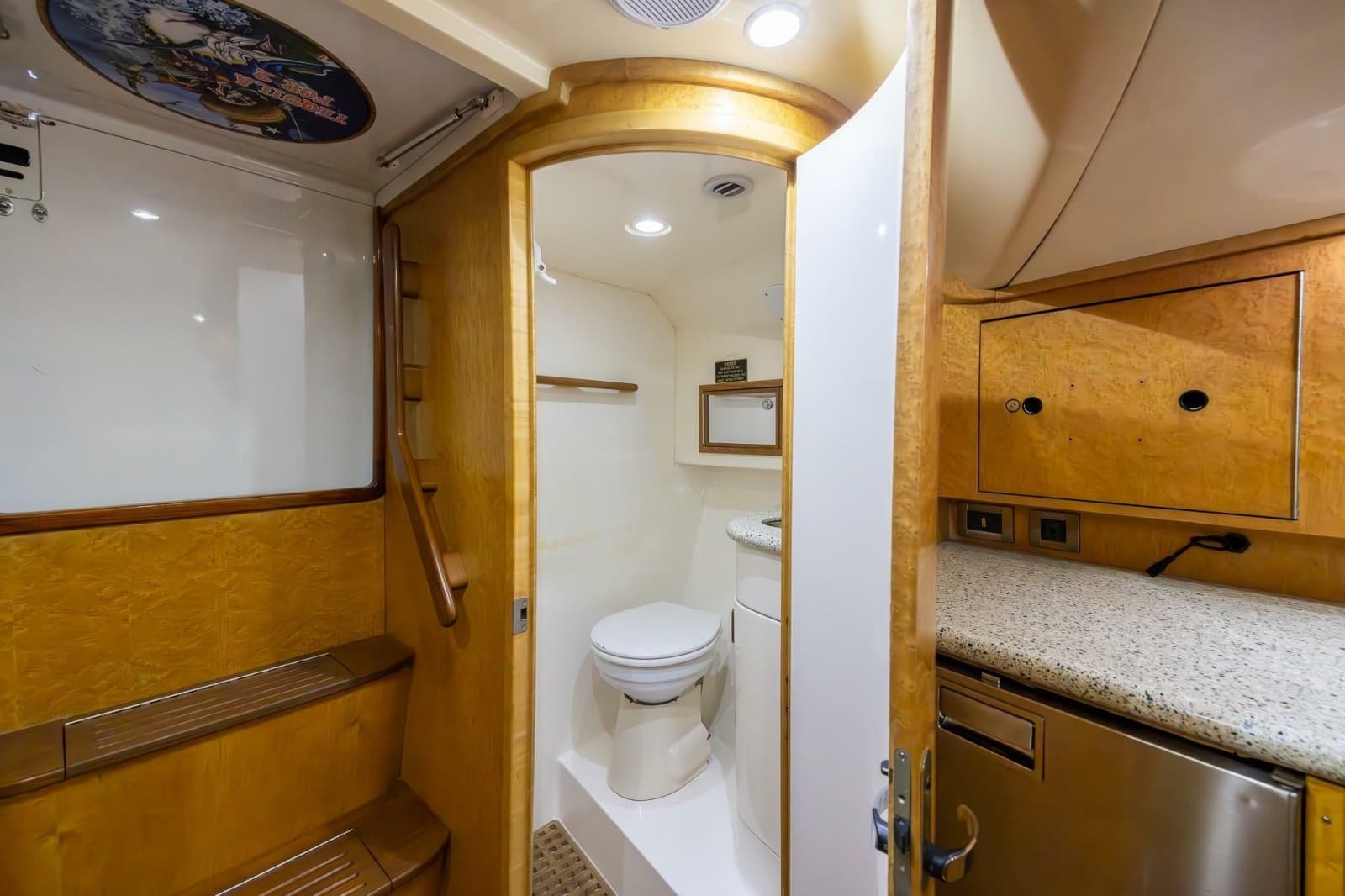 2001 Predator 35 Express - Photo 34