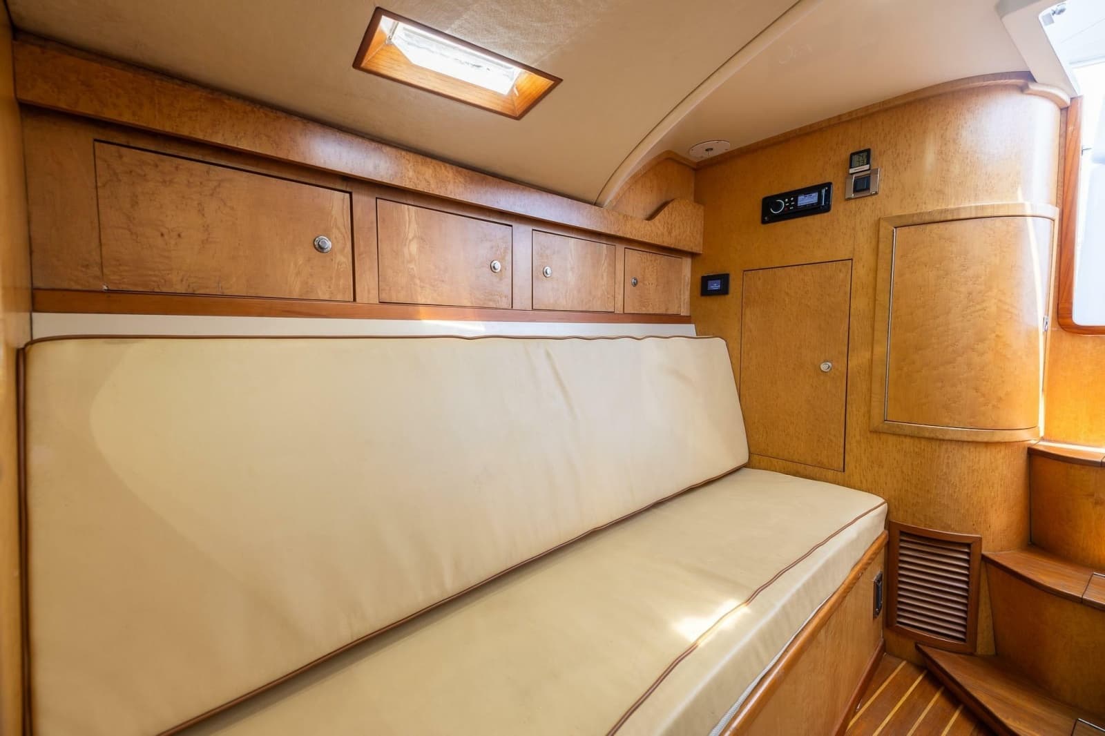 2001 Predator 35 Express - Photo 39