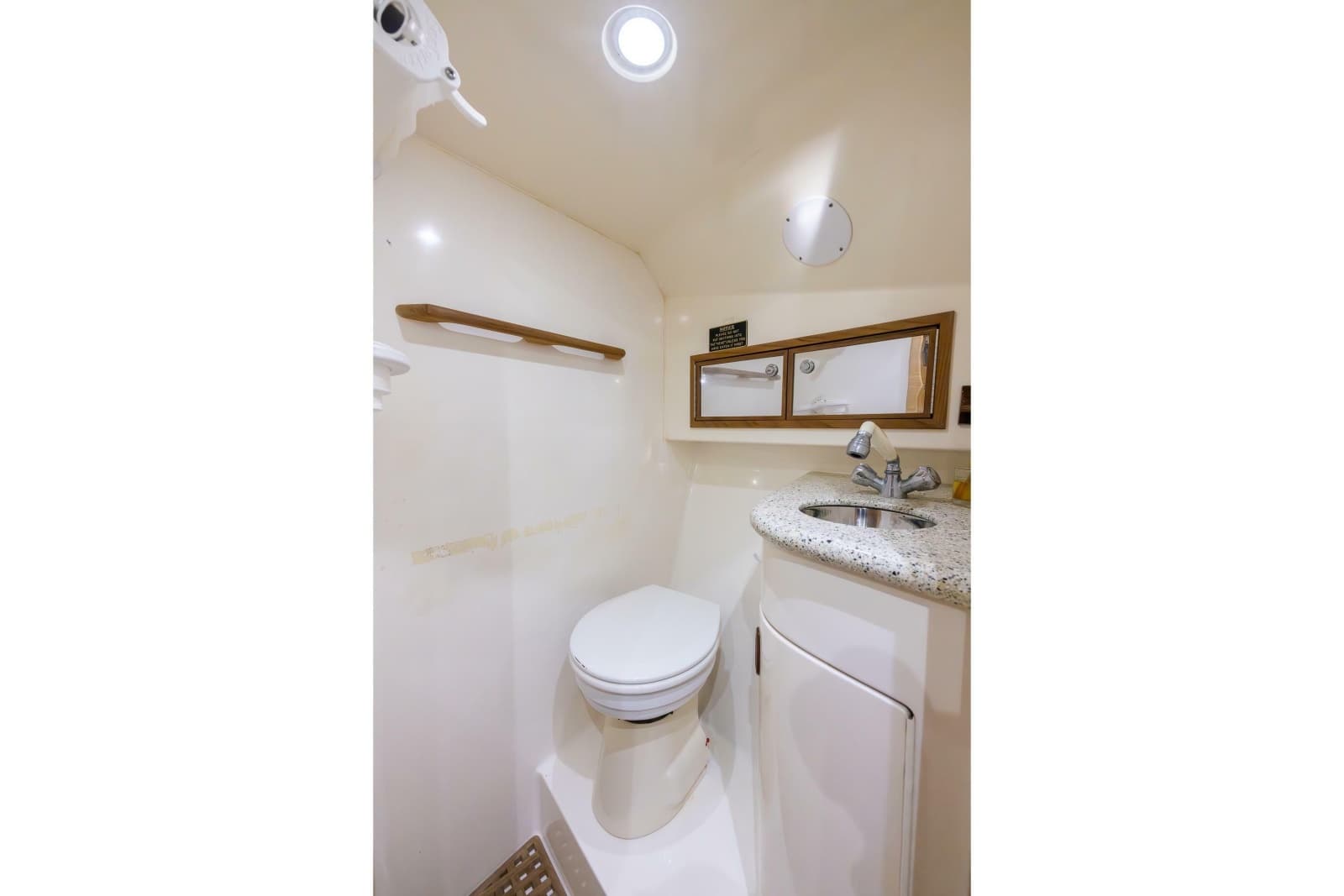 2001 Predator 35 Express - Photo 35