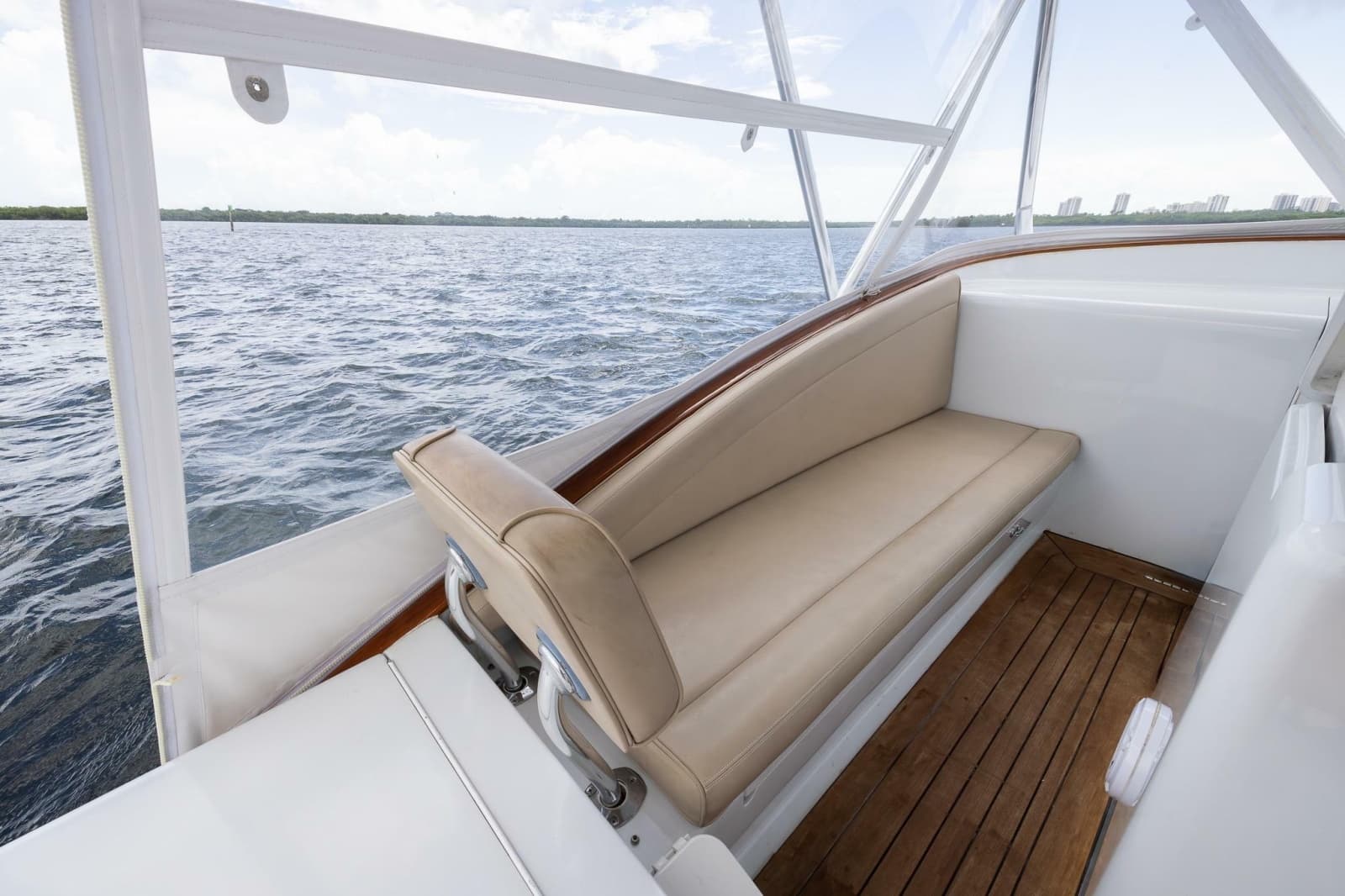 2001 Predator 35 Express - Photo 21