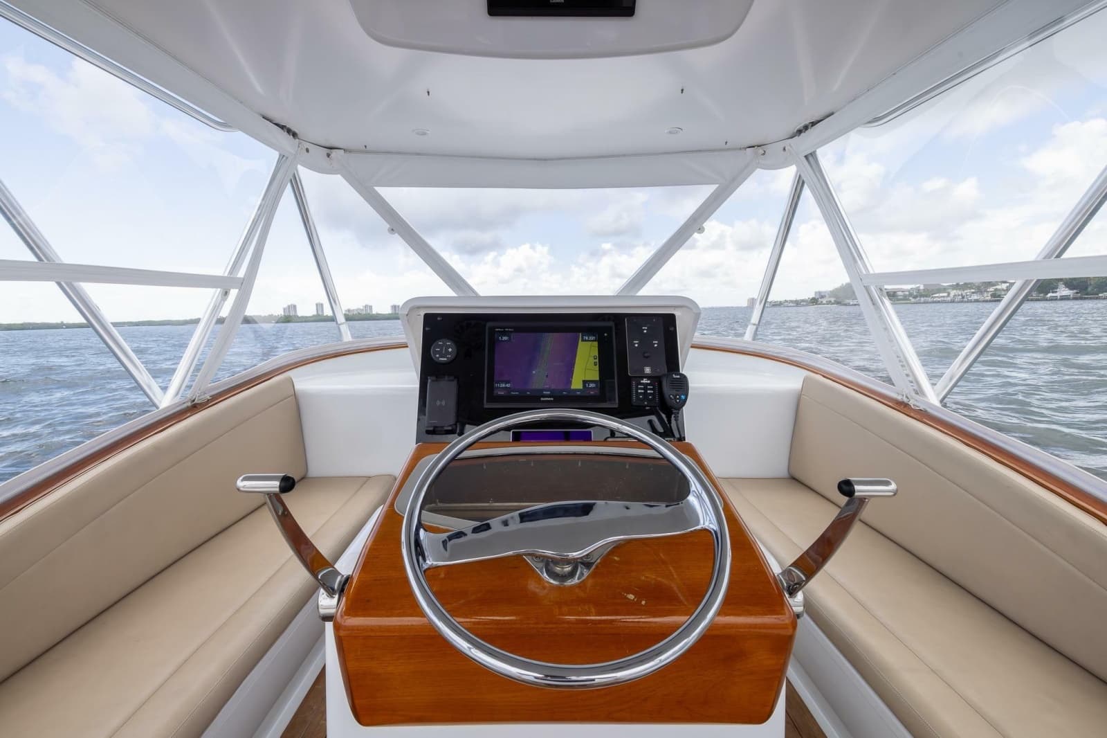2001 Predator 35 Express - Photo 18