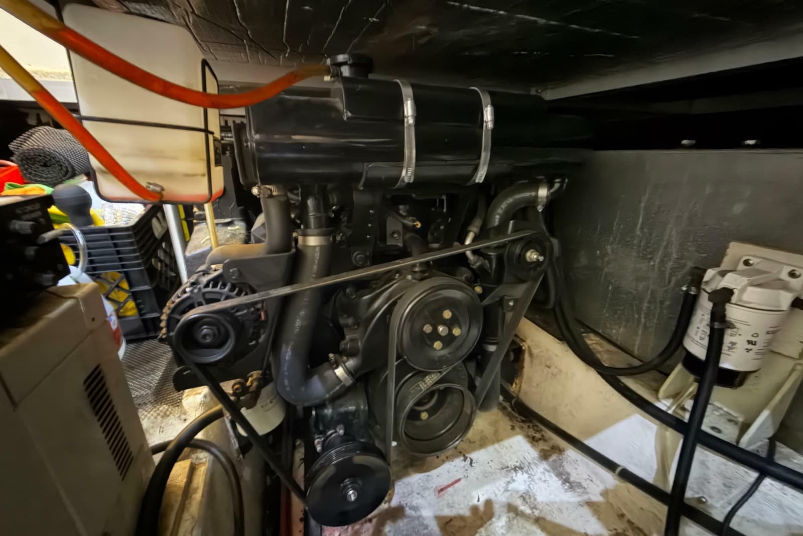 2000 Carver 356 Aft Cabin Motor Yacht - Photo 40