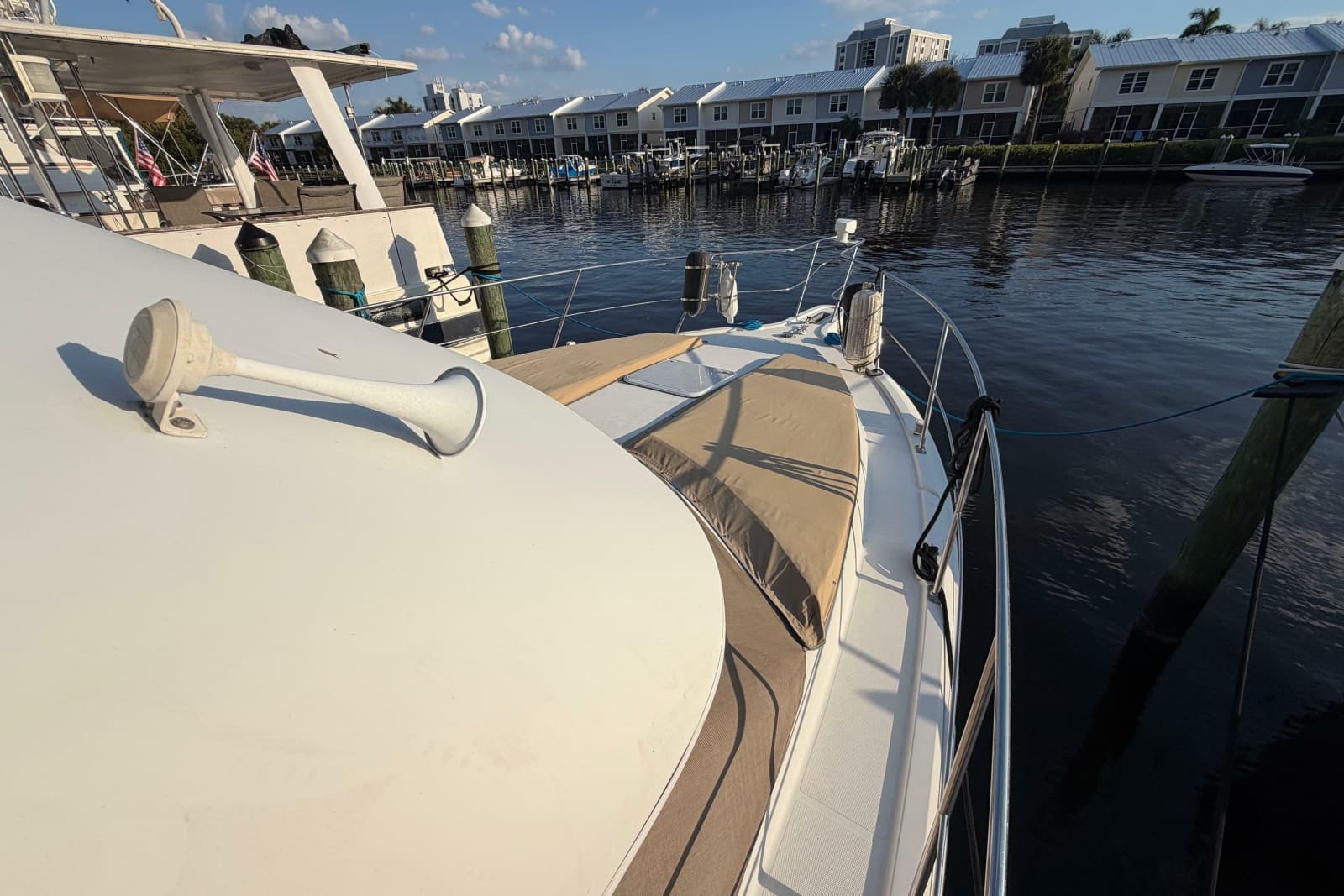 2000 Carver 356 Aft Cabin Motor Yacht - Photo 7