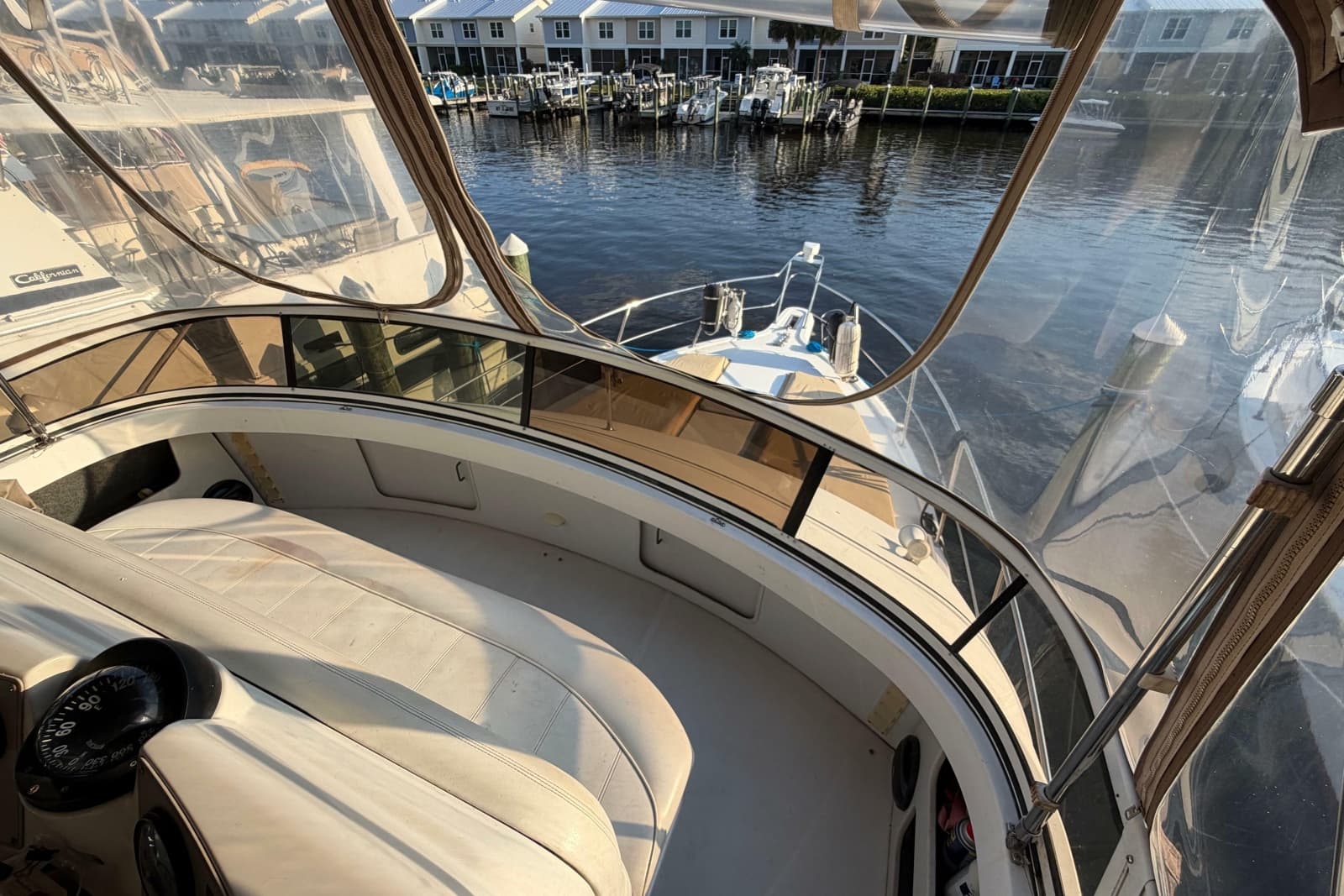 2000 Carver 356 Aft Cabin Motor Yacht - Photo 8