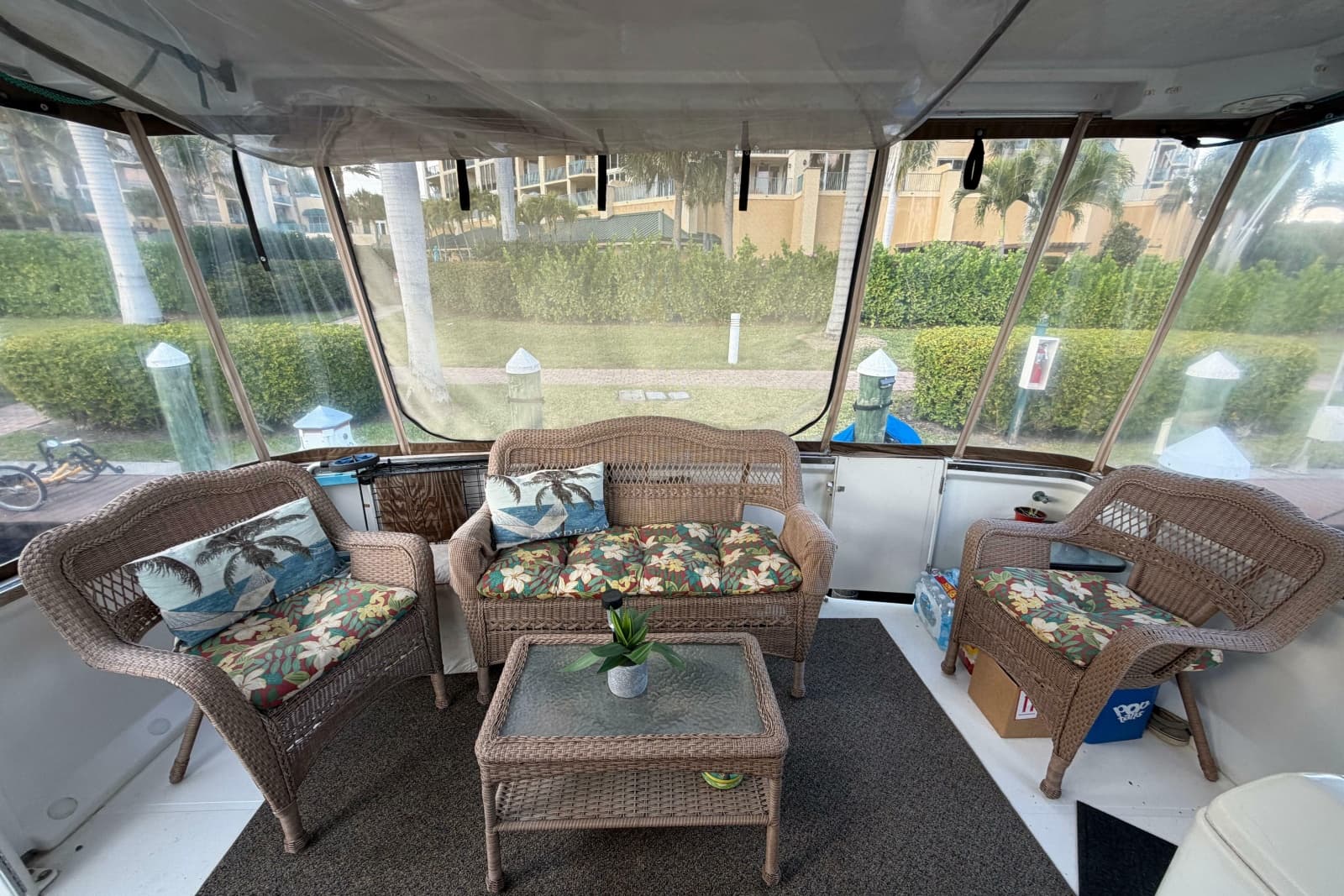 2000 Carver 356 Aft Cabin Motor Yacht - Photo 11