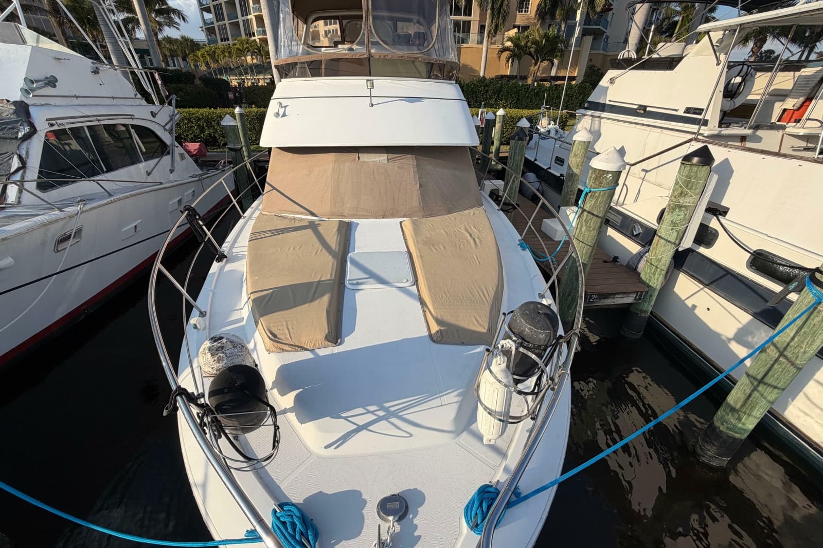 2000 Carver 356 Aft Cabin Motor Yacht - Photo 4