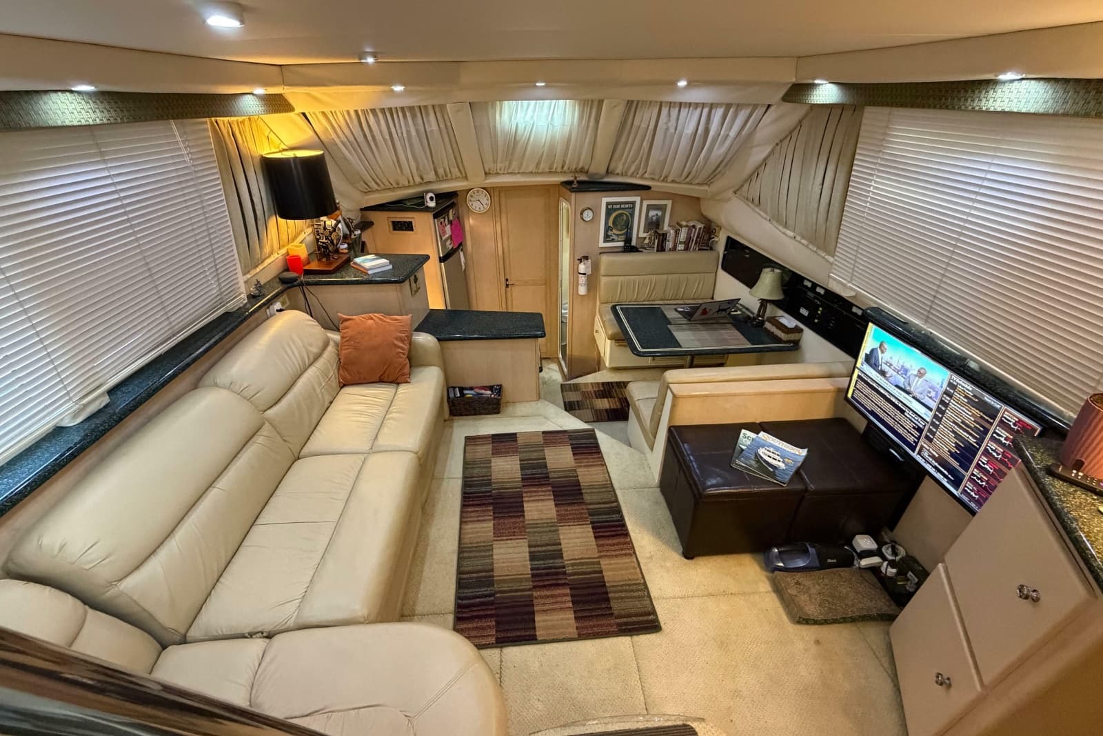2000 Carver 356 Aft Cabin Motor Yacht - Photo 18
