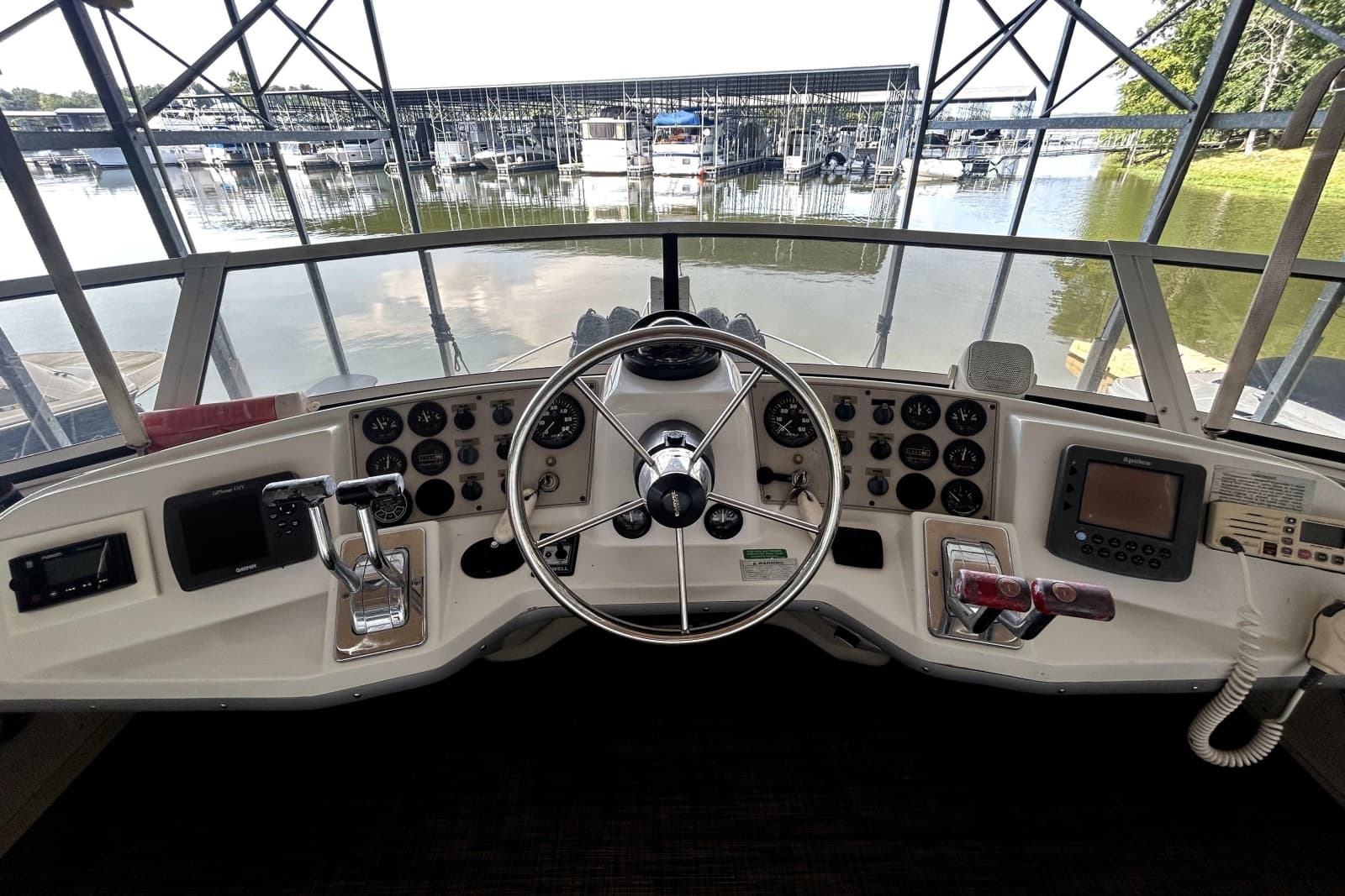 1999 Carver 326 Aft Cabin Motor Yacht - Photo 6