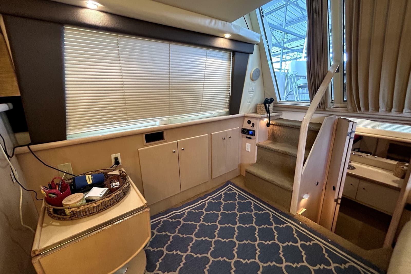 1999 Carver 326 Aft Cabin Motor Yacht - Photo 17