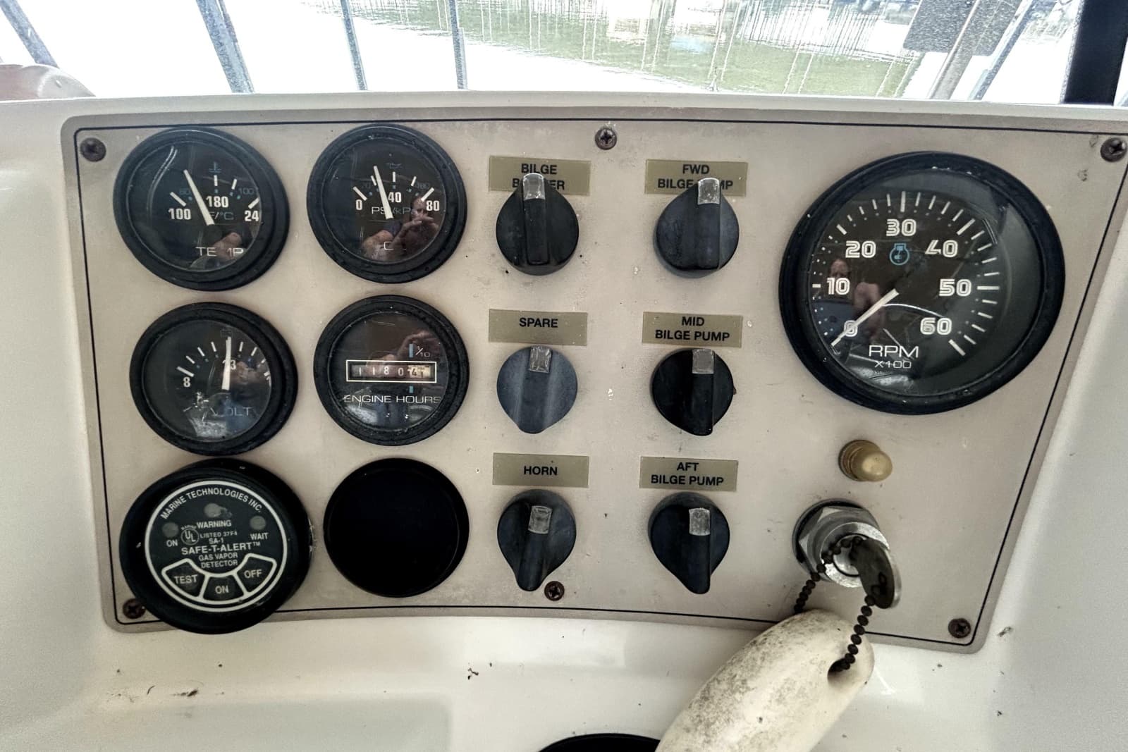 1999 Carver 326 Aft Cabin Motor Yacht - Photo 15