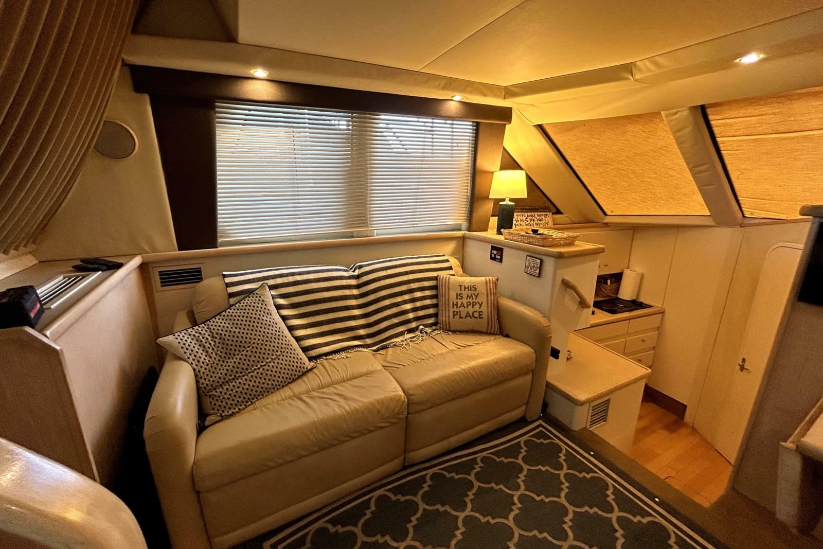 1999 Carver 326 Aft Cabin Motor Yacht - Photo 19