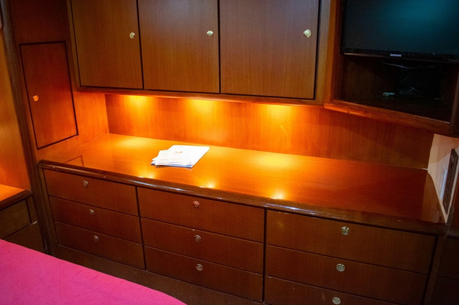 1999 Ocean Yachts 56 Super Sport - Photo 22
