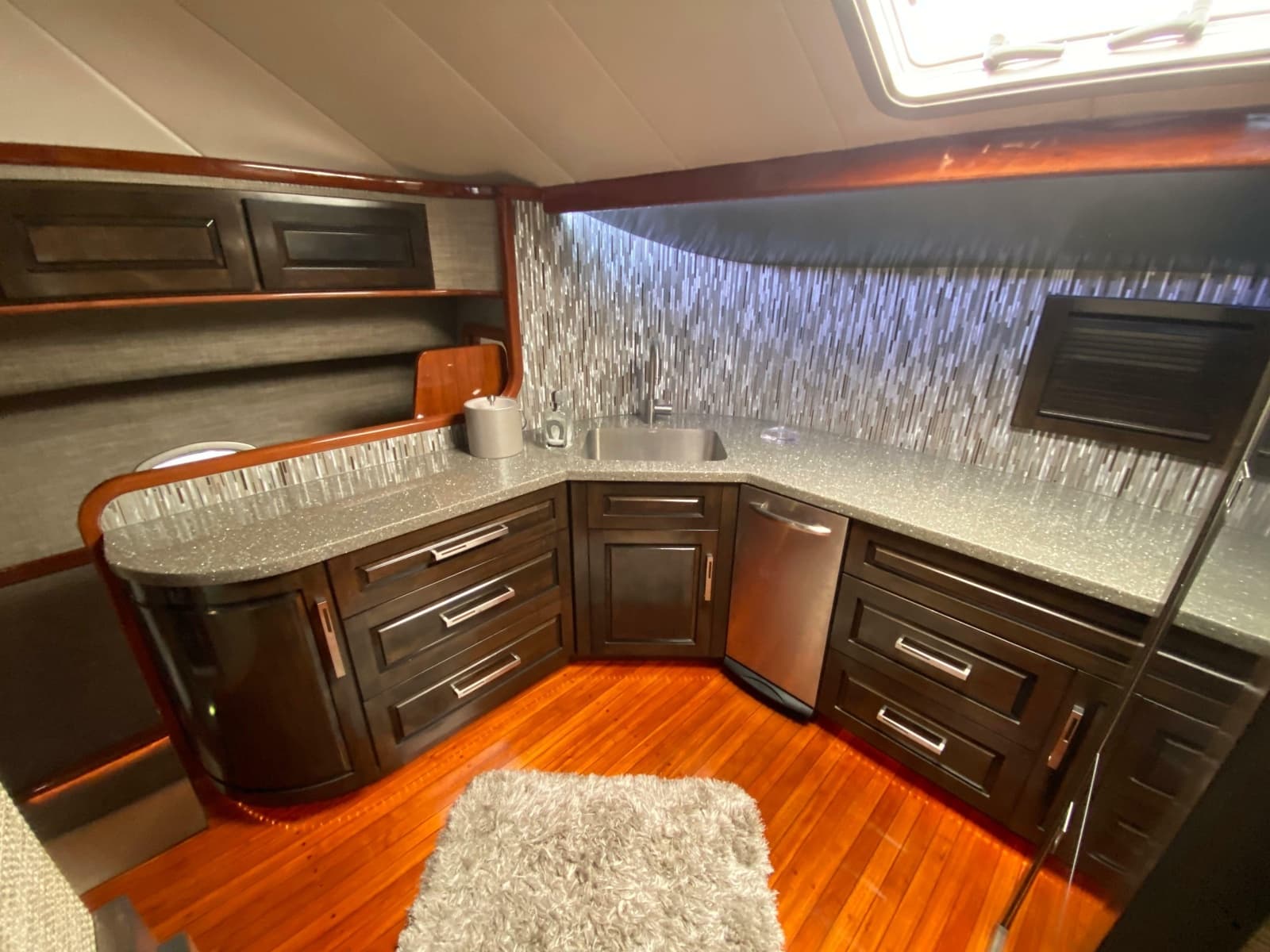 1995 Mares 58 Power Cat - Photo 38
