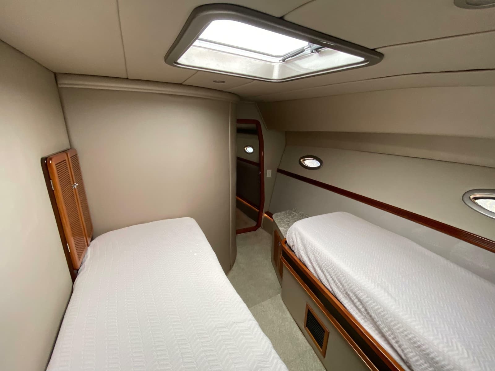 1995 Mares 58 Power Cat - Photo 59