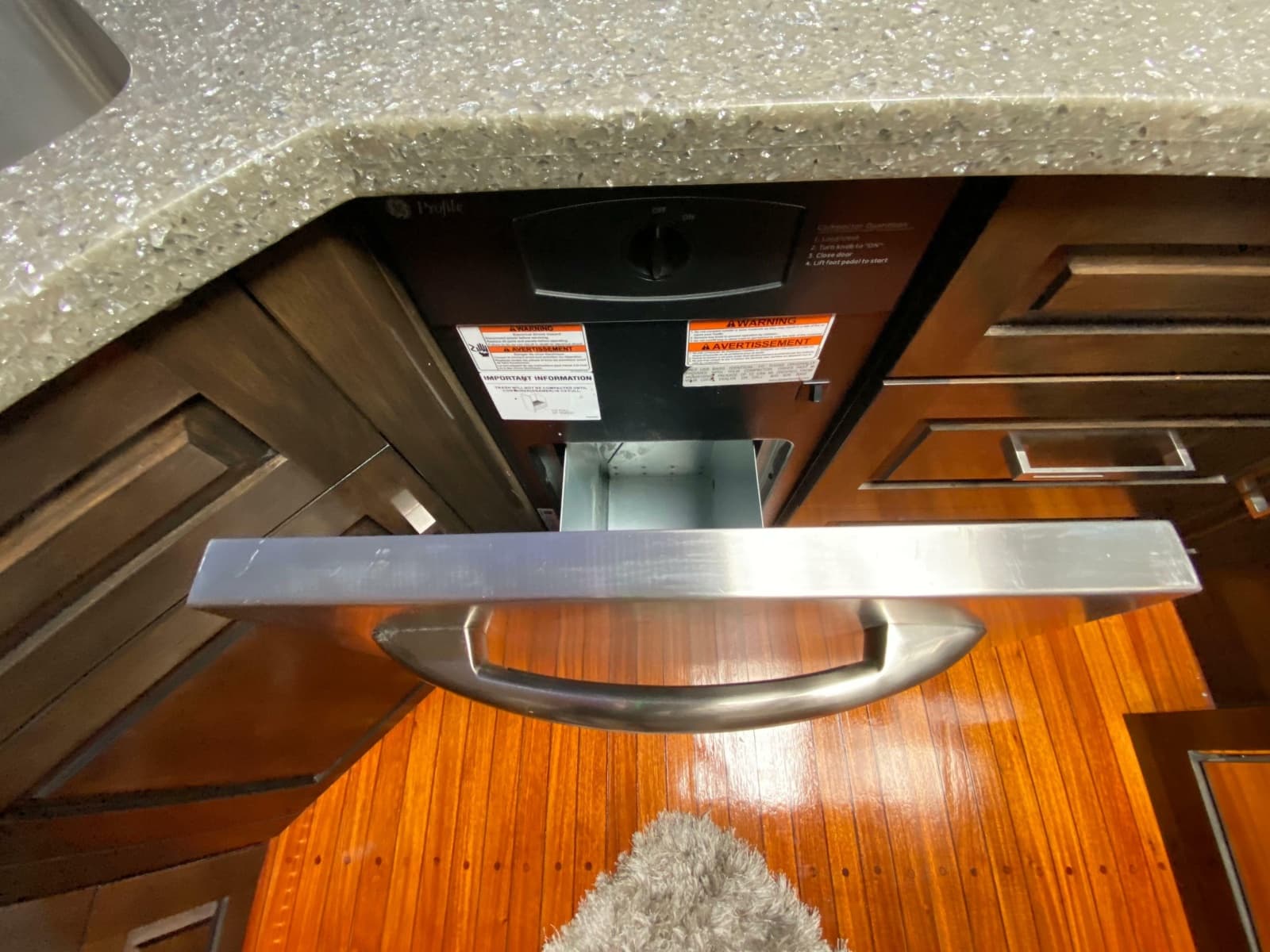 1995 Mares 58 Power Cat - Photo 42