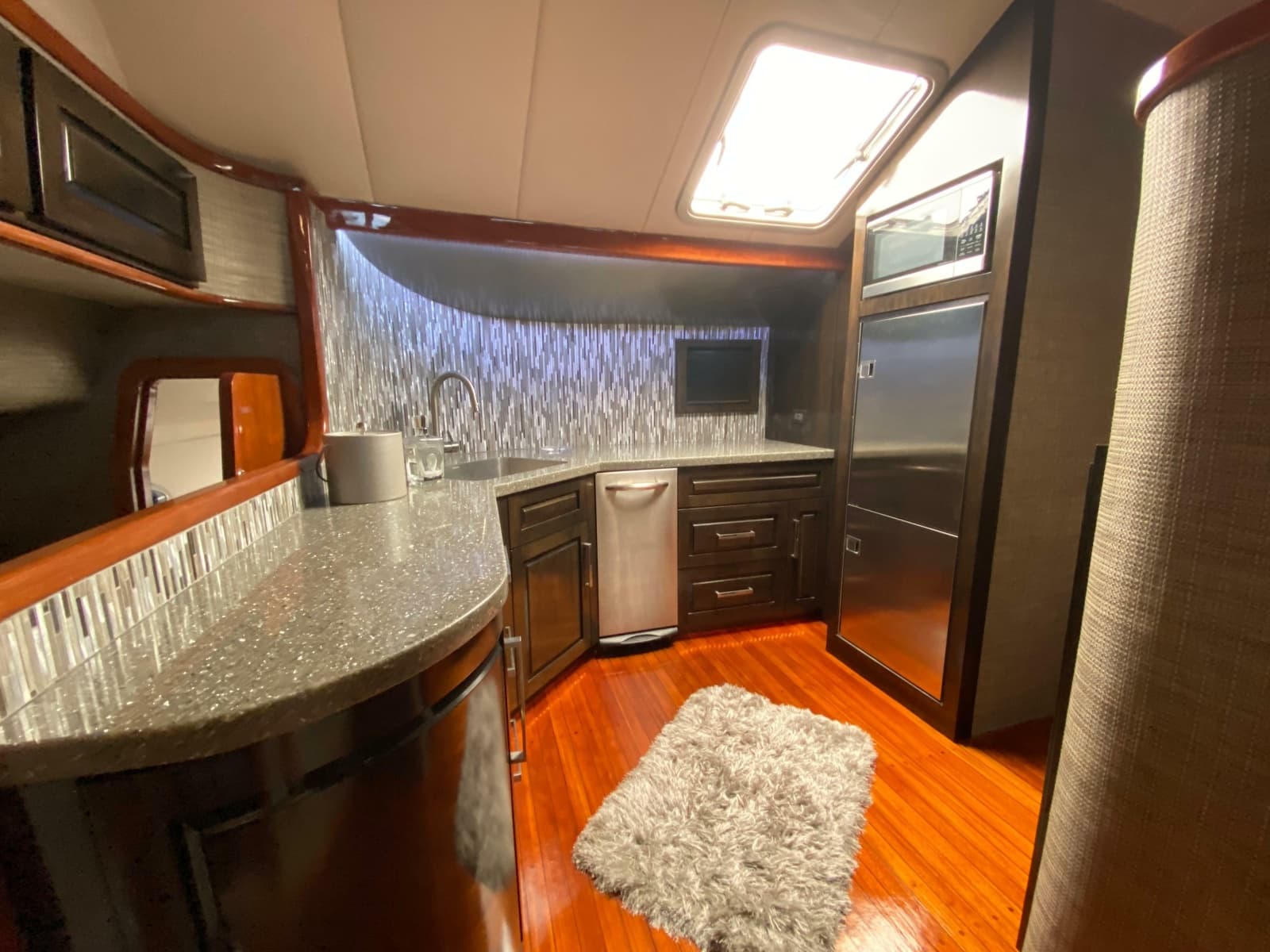 1995 Mares 58 Power Cat - Photo 37