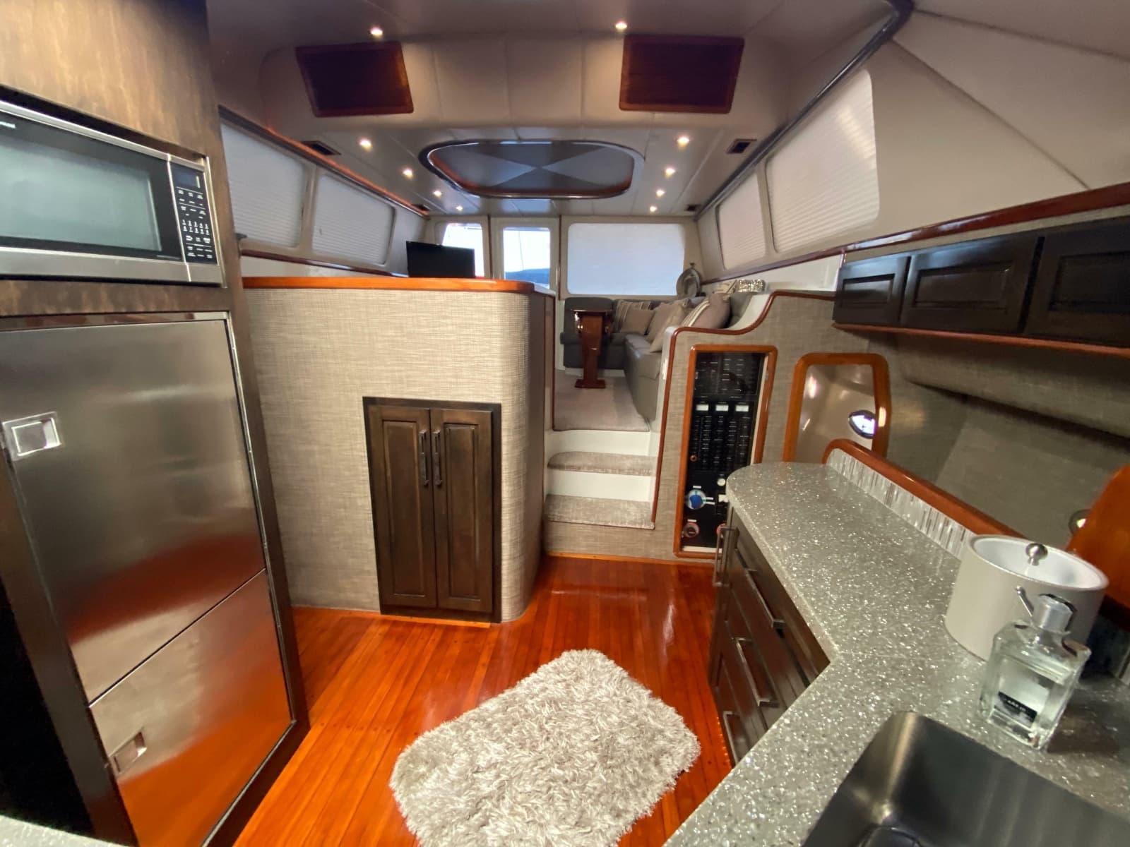 1995 Mares 58 Power Cat - Photo 41