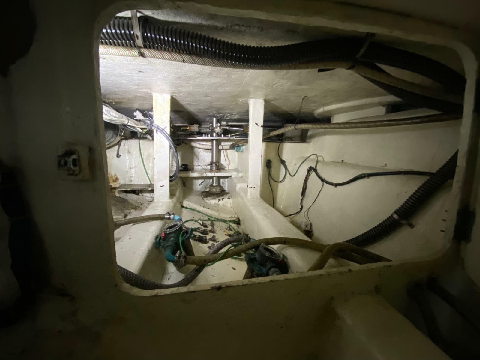 1995 Mares 58 Power Cat - Photo 78