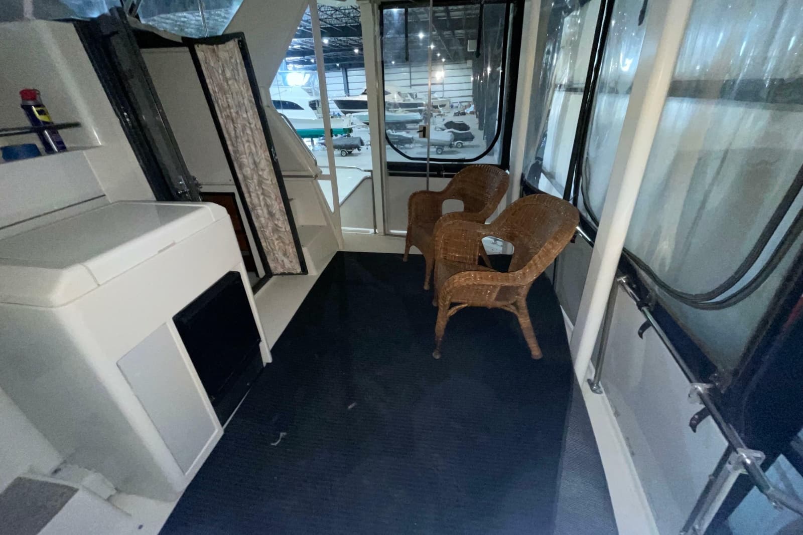 1994 Carver 370 Aft Cabin Motor Yacht - Photo 14
