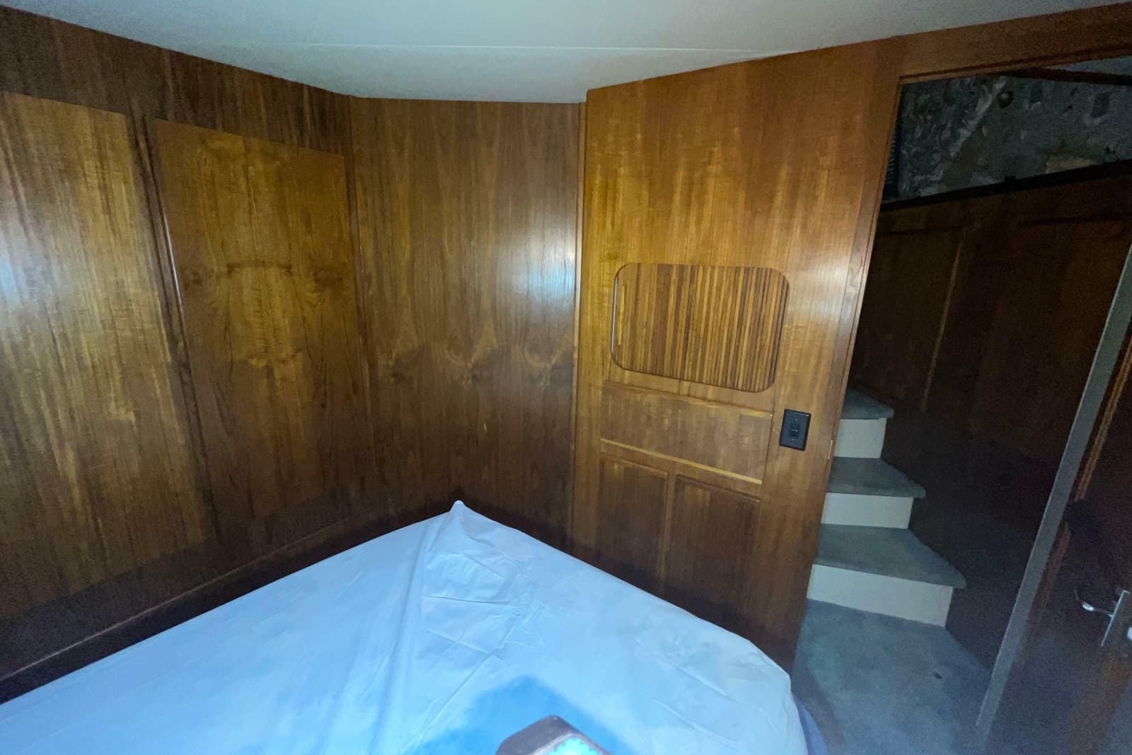 1994 Carver 370 Aft Cabin Motor Yacht - Photo 45