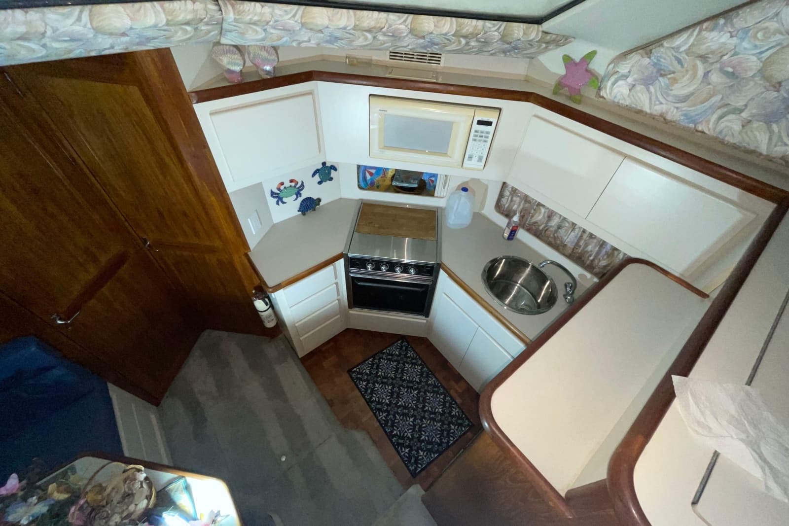 1994 Carver 370 Aft Cabin Motor Yacht - Photo 28