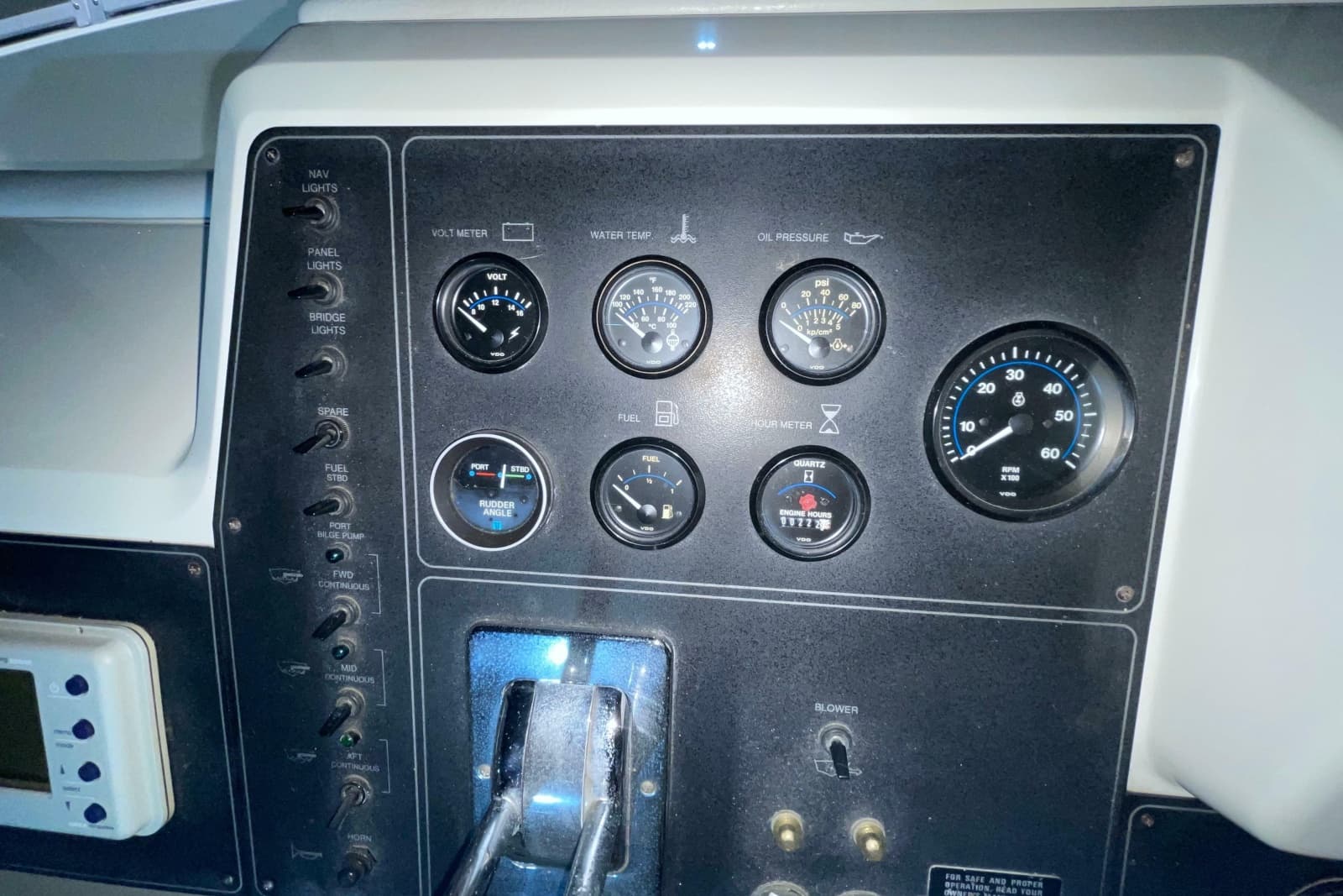 1994 Carver 370 Aft Cabin Motor Yacht - Photo 18