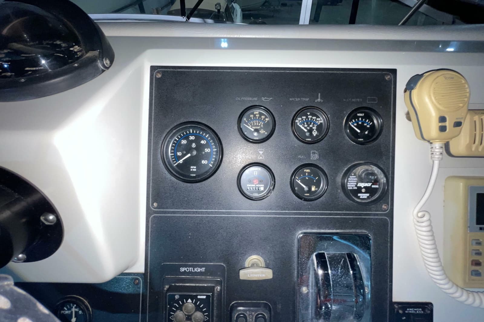 1994 Carver 370 Aft Cabin Motor Yacht - Photo 17