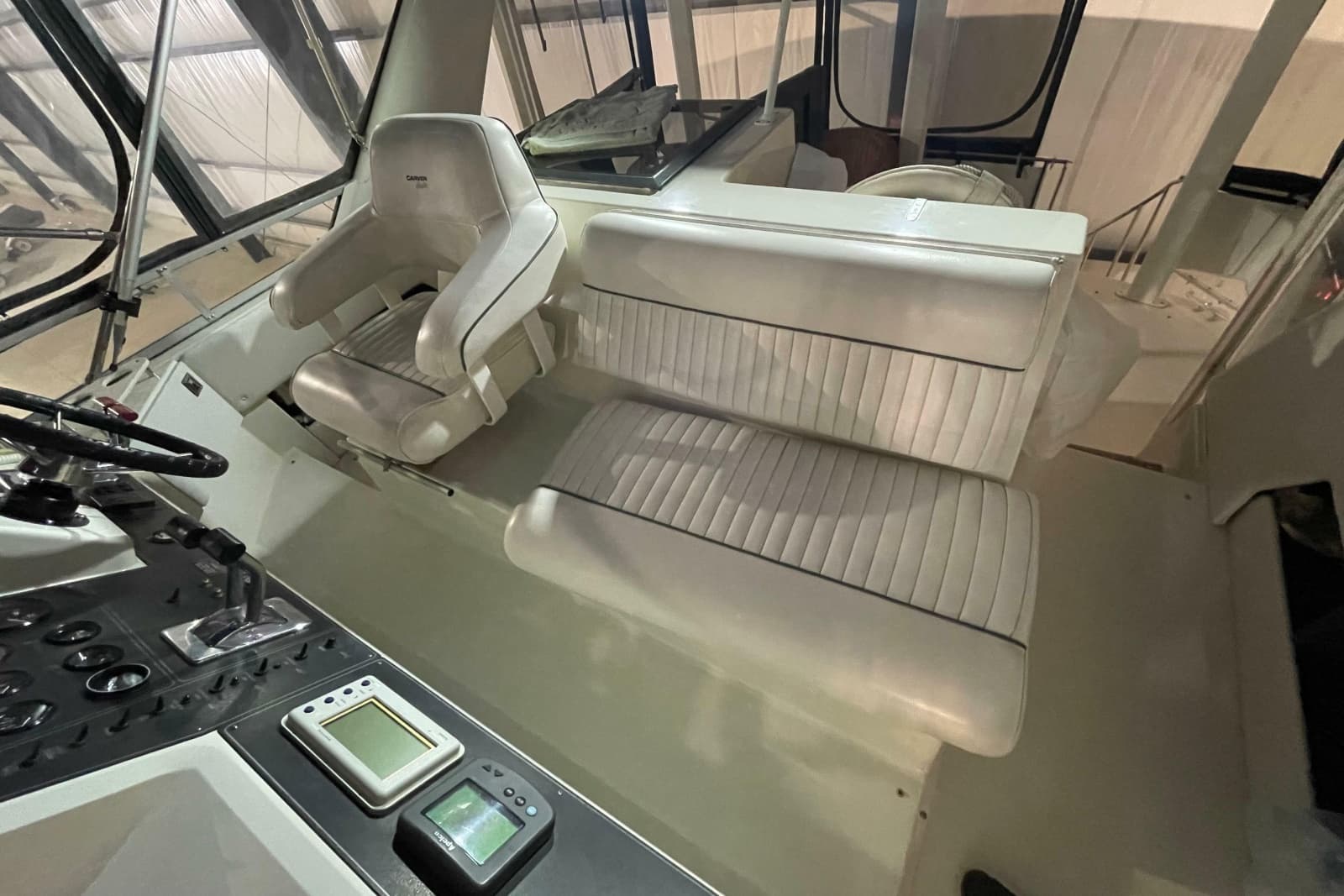 1994 Carver 370 Aft Cabin Motor Yacht - Photo 24